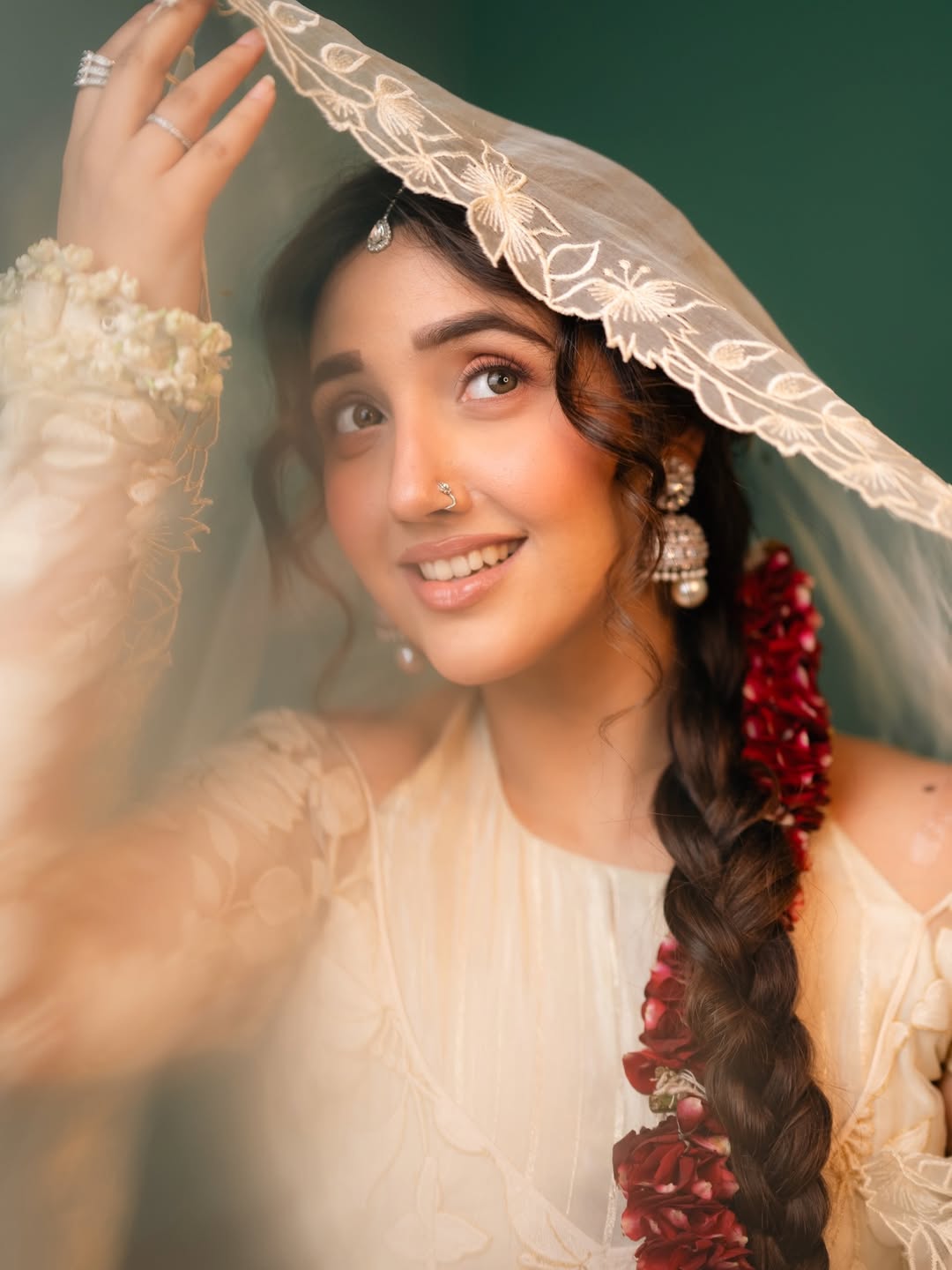 Ashnoor Kaur charming pose in classic ethnic attire