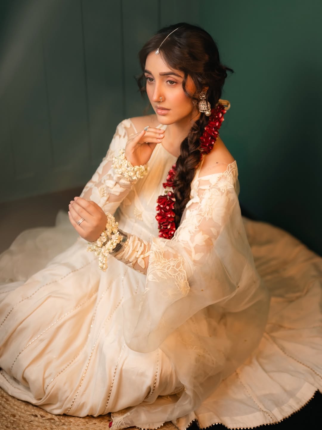 Ashnoor Kaur graceful traditional fashion with floral touch