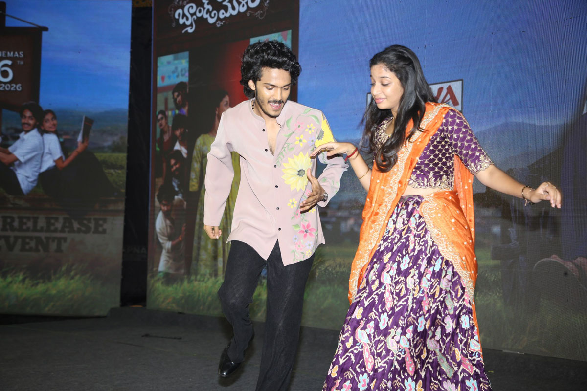 Harsh Roshan Sridevi dance stage performance