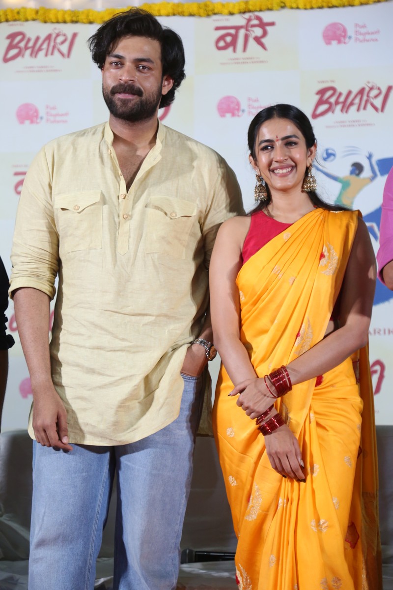 Varun Tej Niharika Konidela pose event