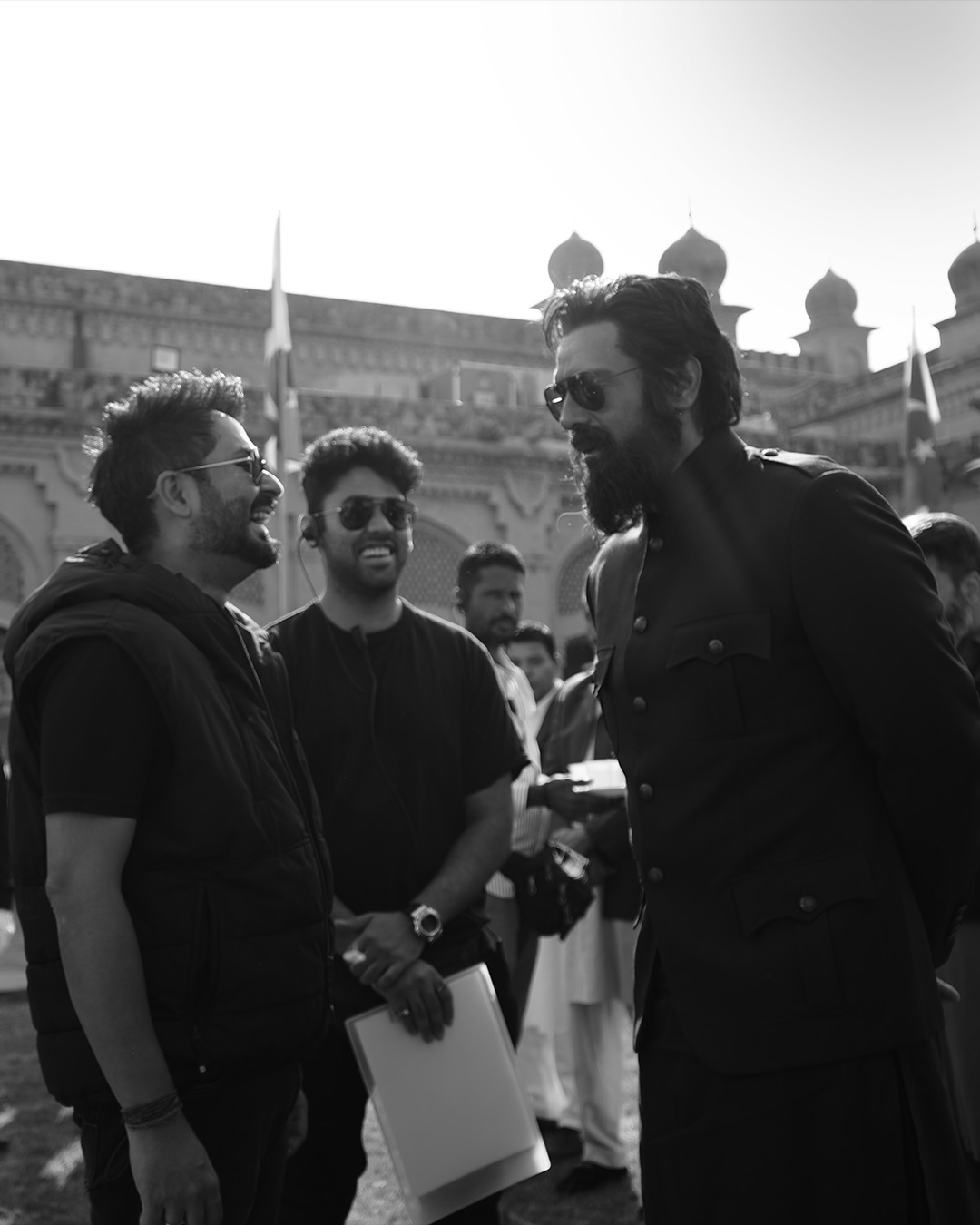 Aditya Dhar Arjun Rampal discussing scene before shot