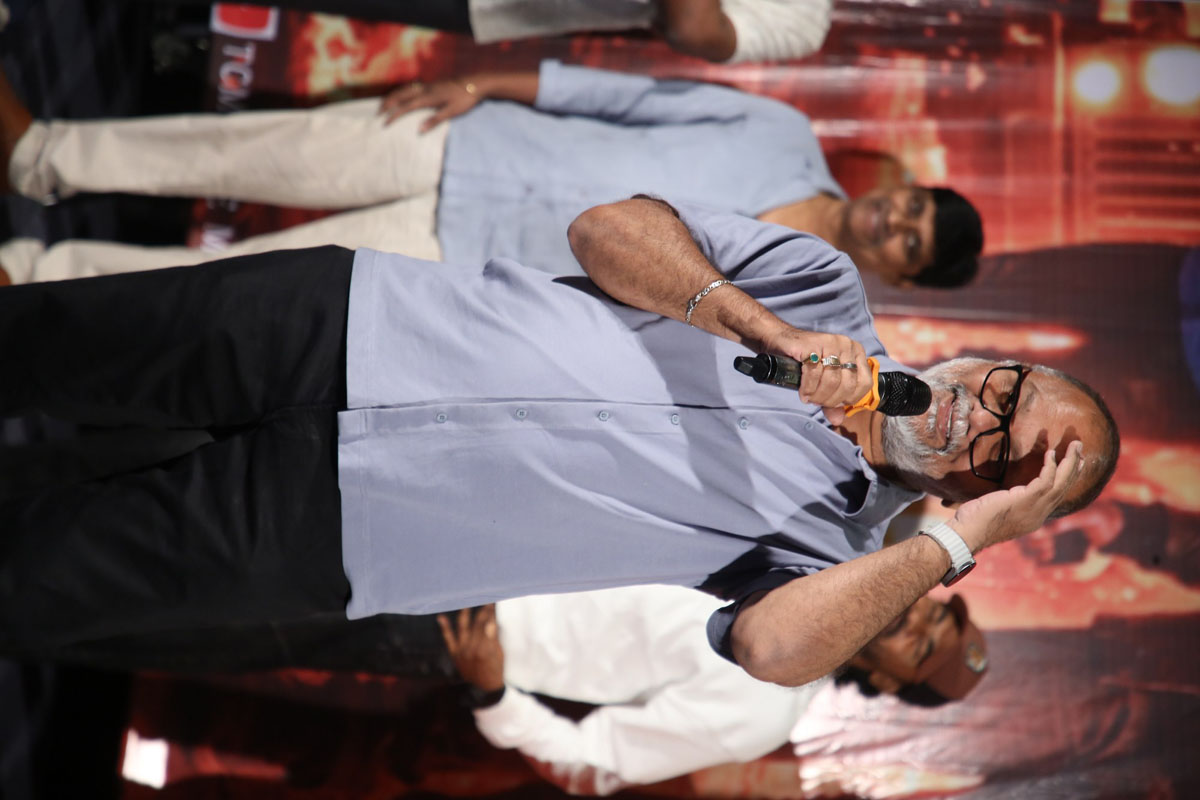 team dynamic group moment press meet