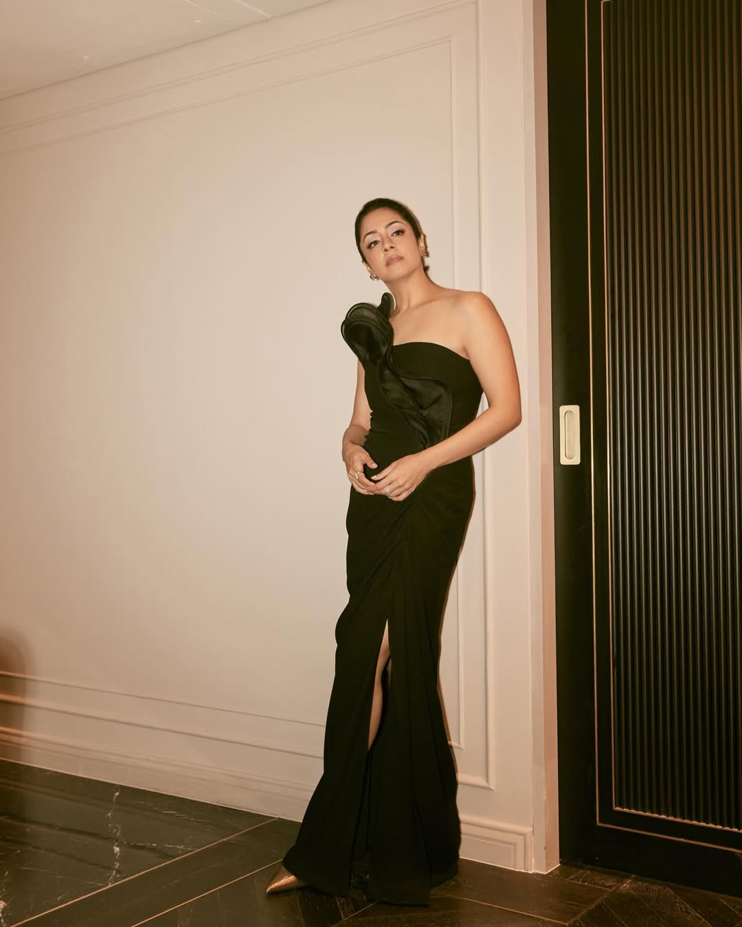 Jyotika black dress photos