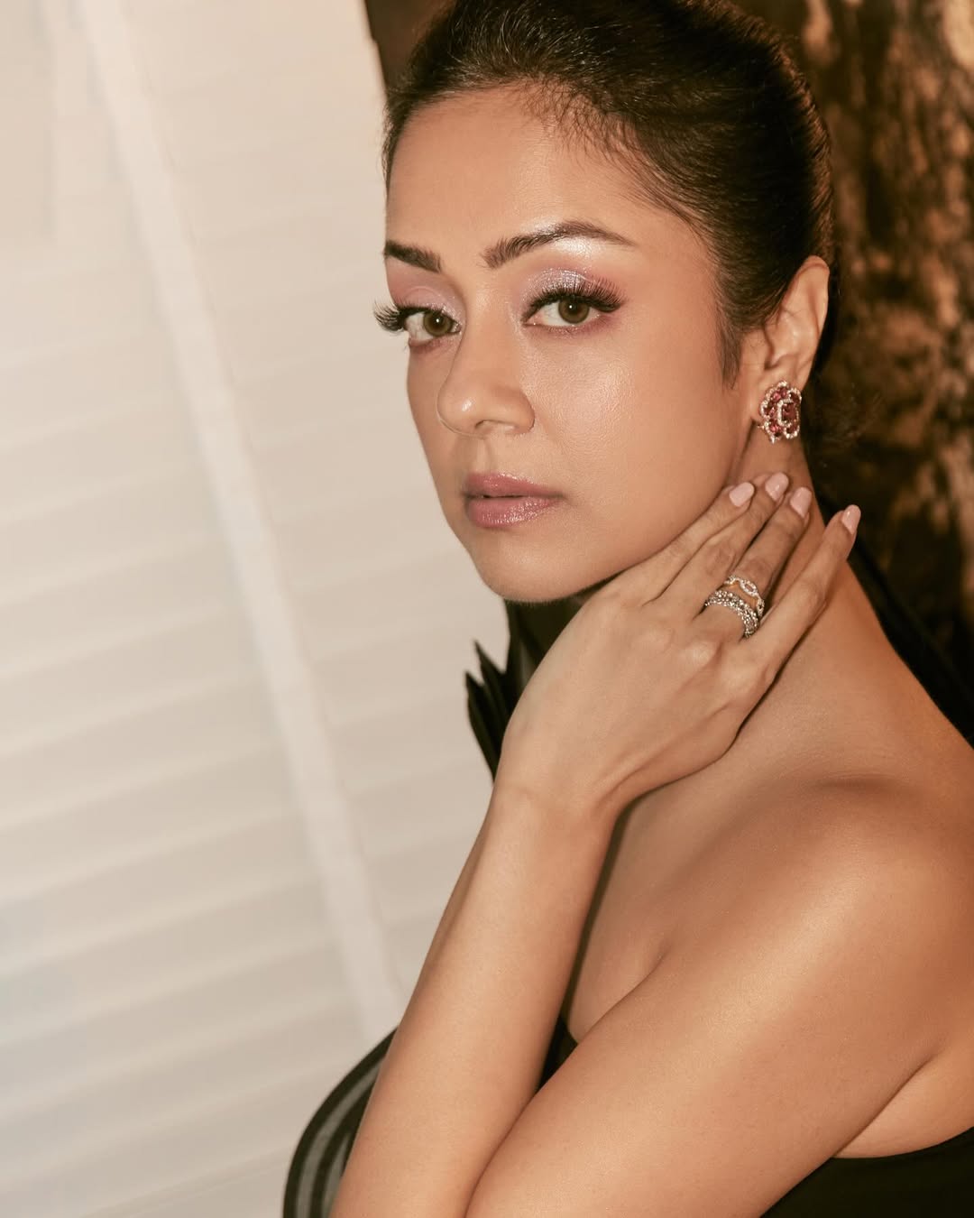 Jyotika black dress photos
