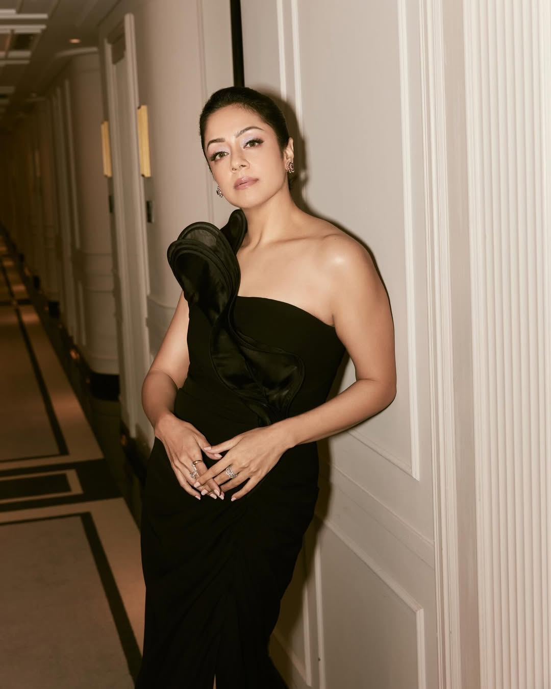 Jyotika black dress photos