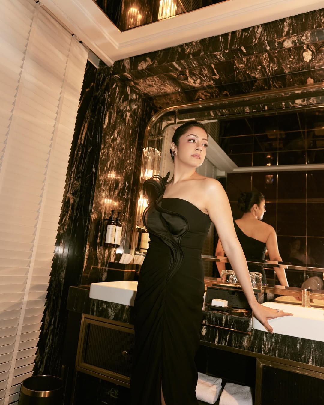 Jyotika black dress photos