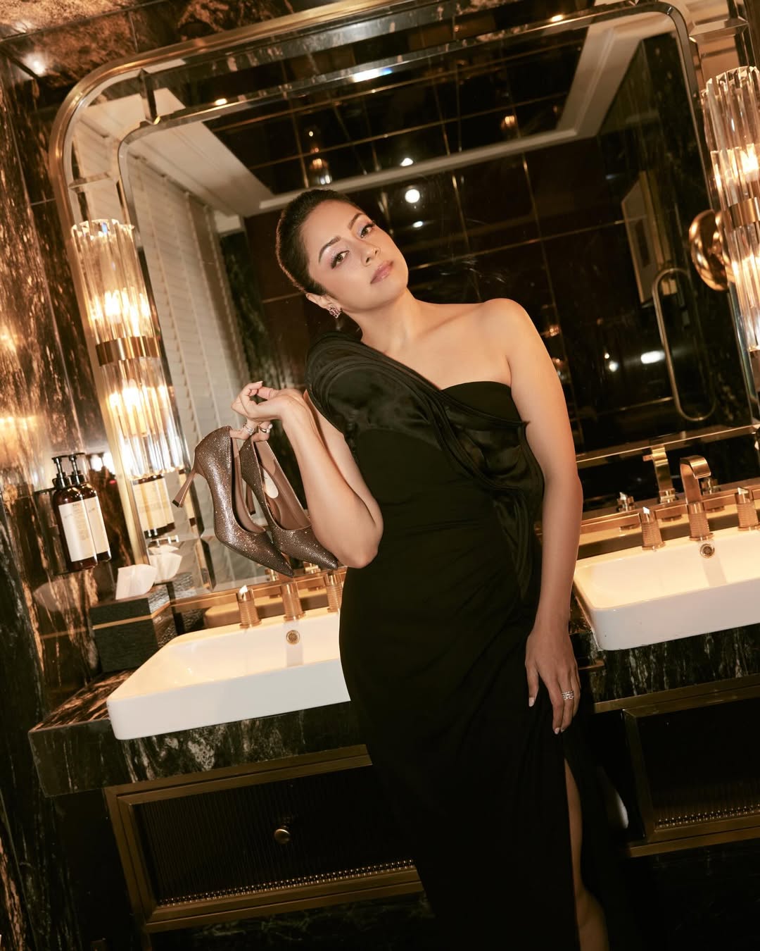 Jyotika black dress photos