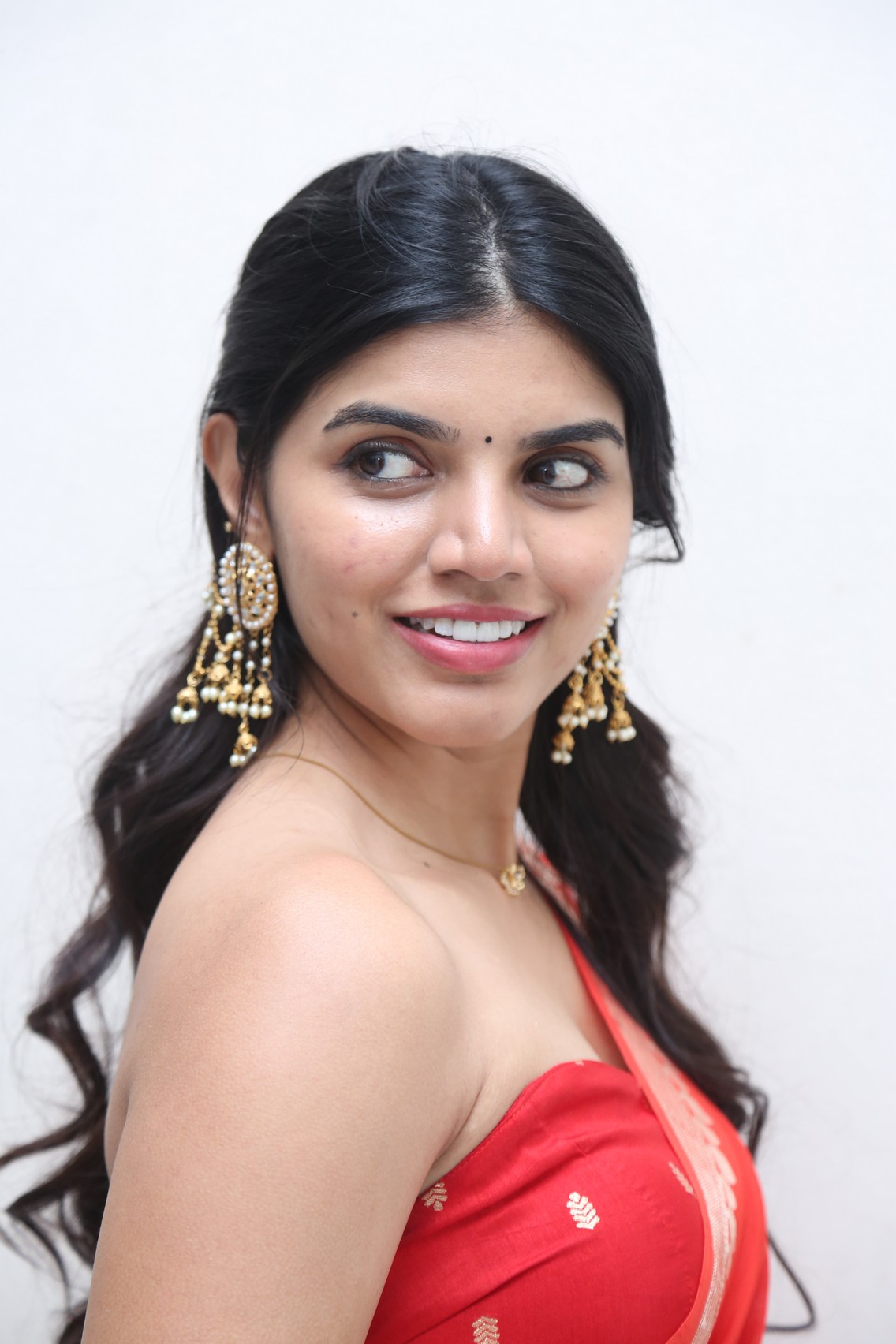 Gayathri Ramana stylish traditional look blending grace and charm