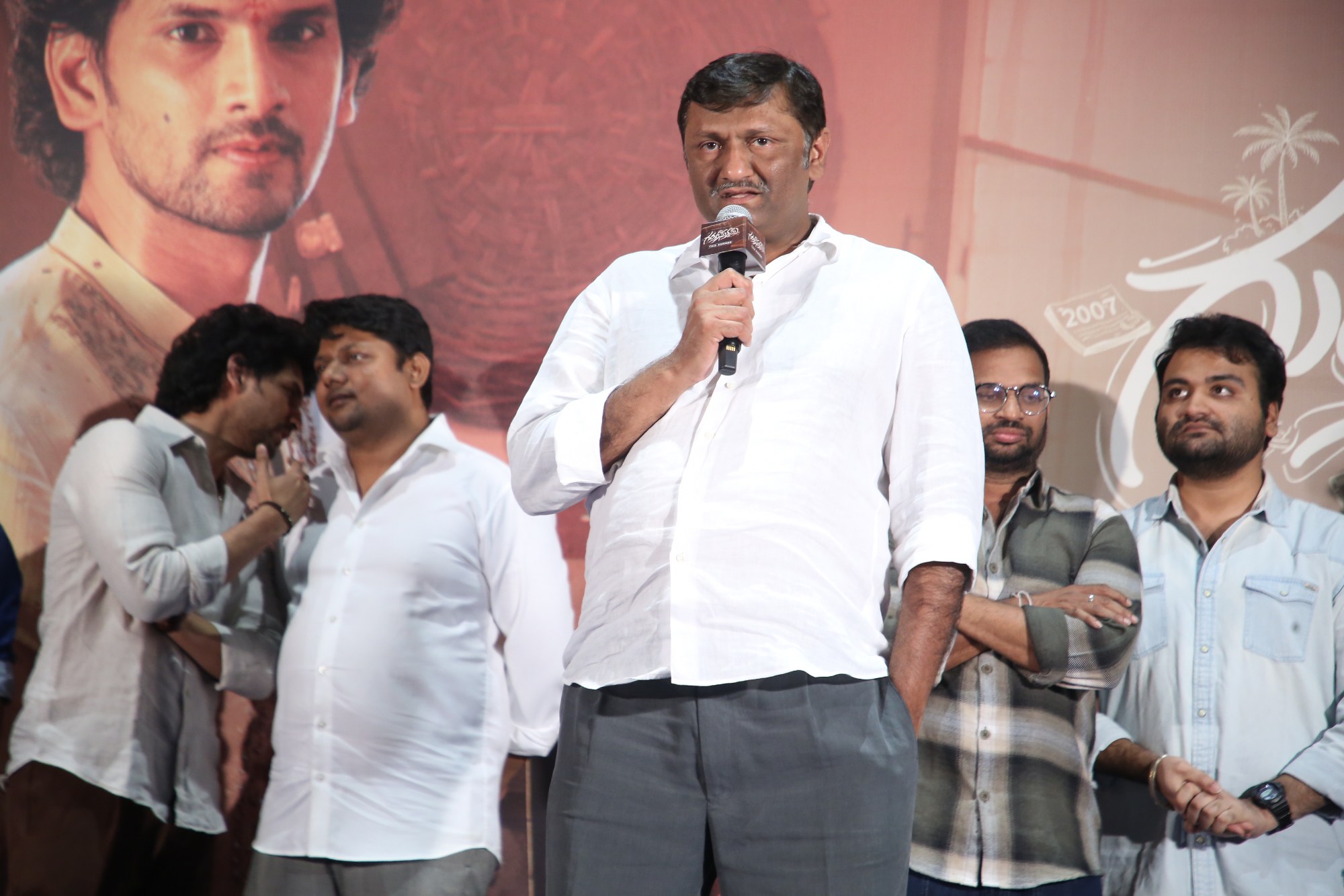 Naveen Yerneni delivering speech at Gurthukuvastunnayi event