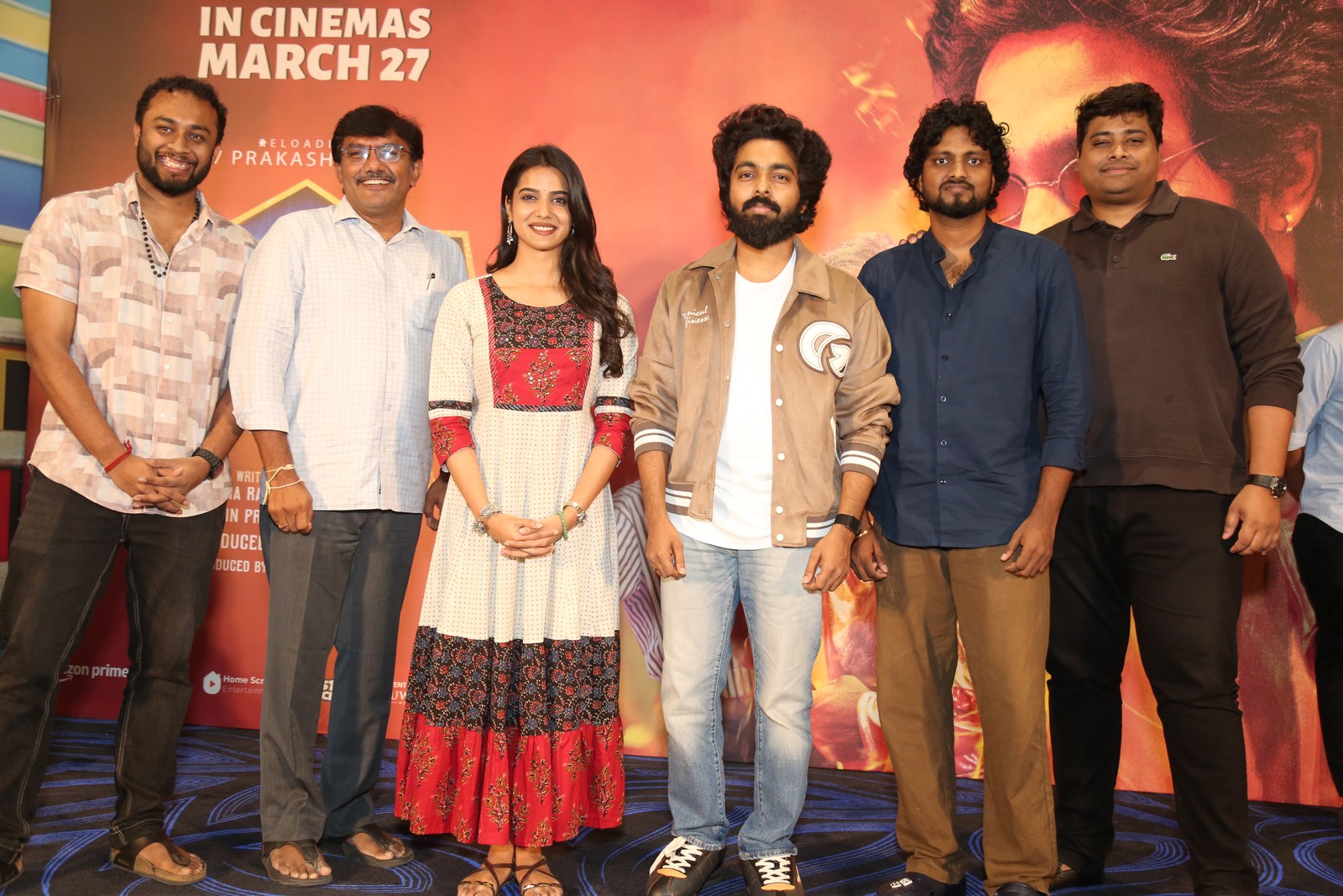 Happy Raj team group pose with cast and producers
