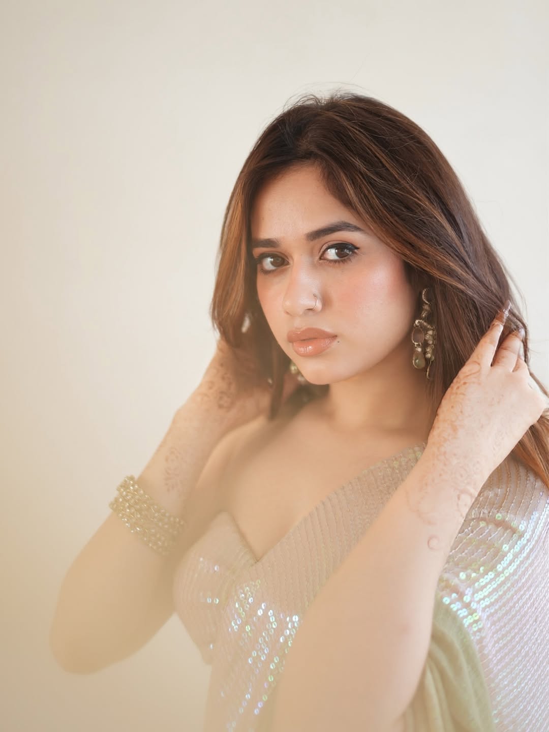 Jannat Zubair Rahmani glamorous outfit with shimmer style