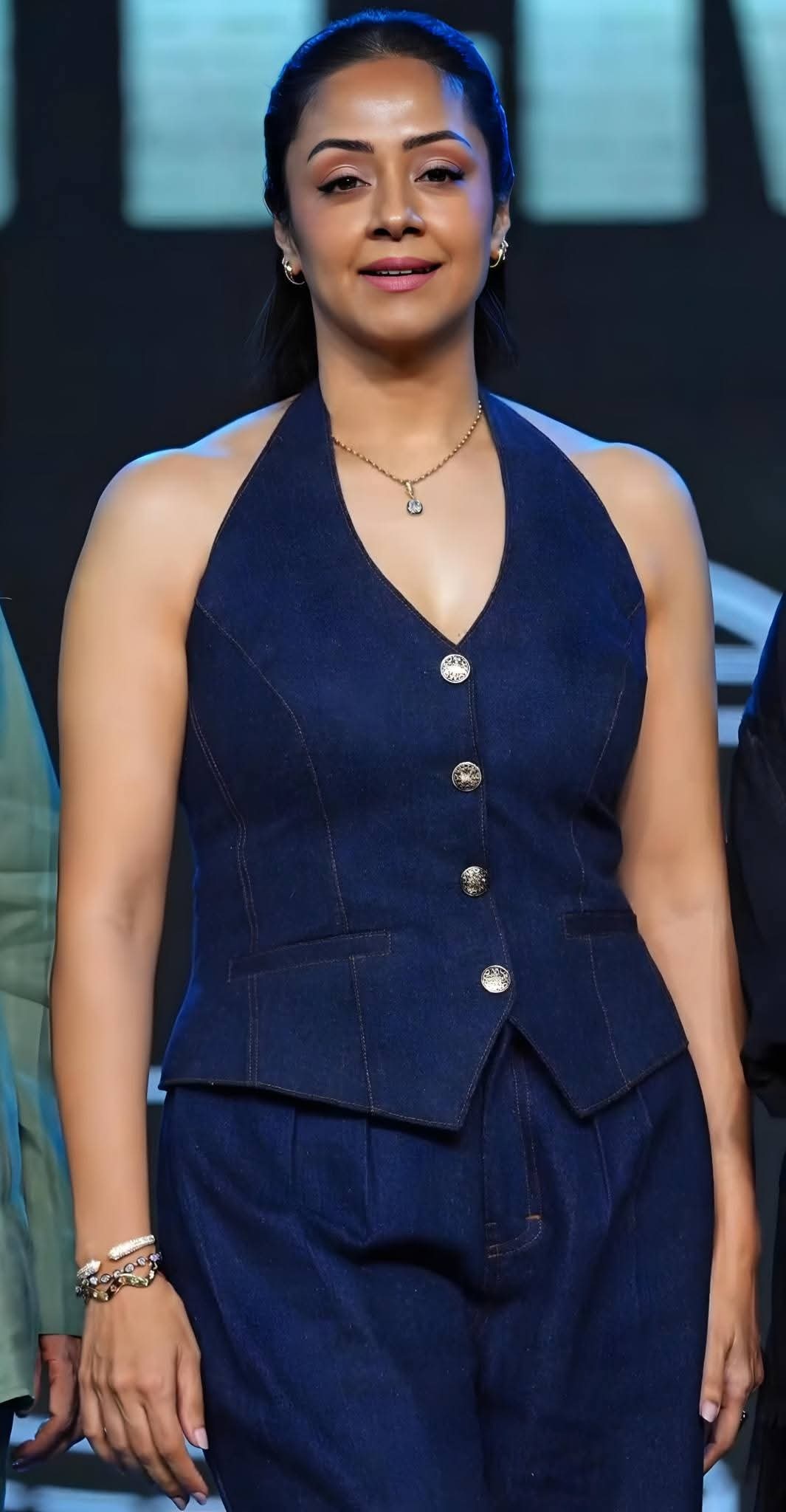 Jyothika’s Mumbai Event Photos Go Viral, Fans Praise Her Youthful Look at 47