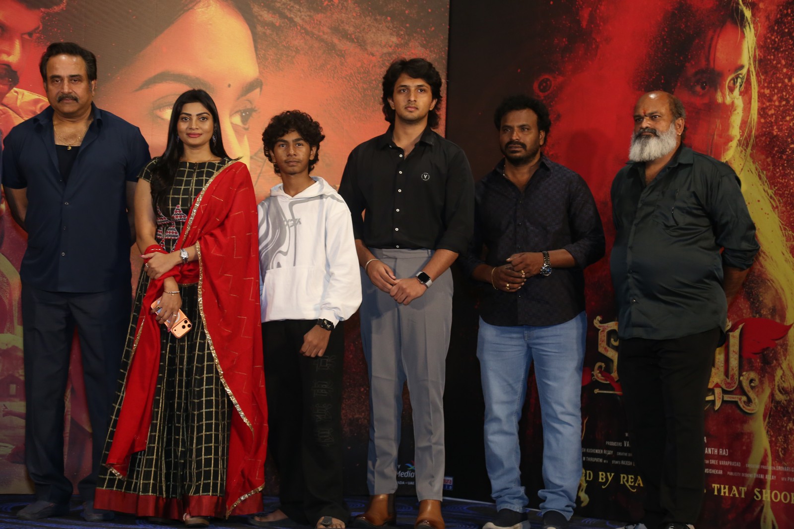 Anand Speech Bhanu Vaishnav group pose