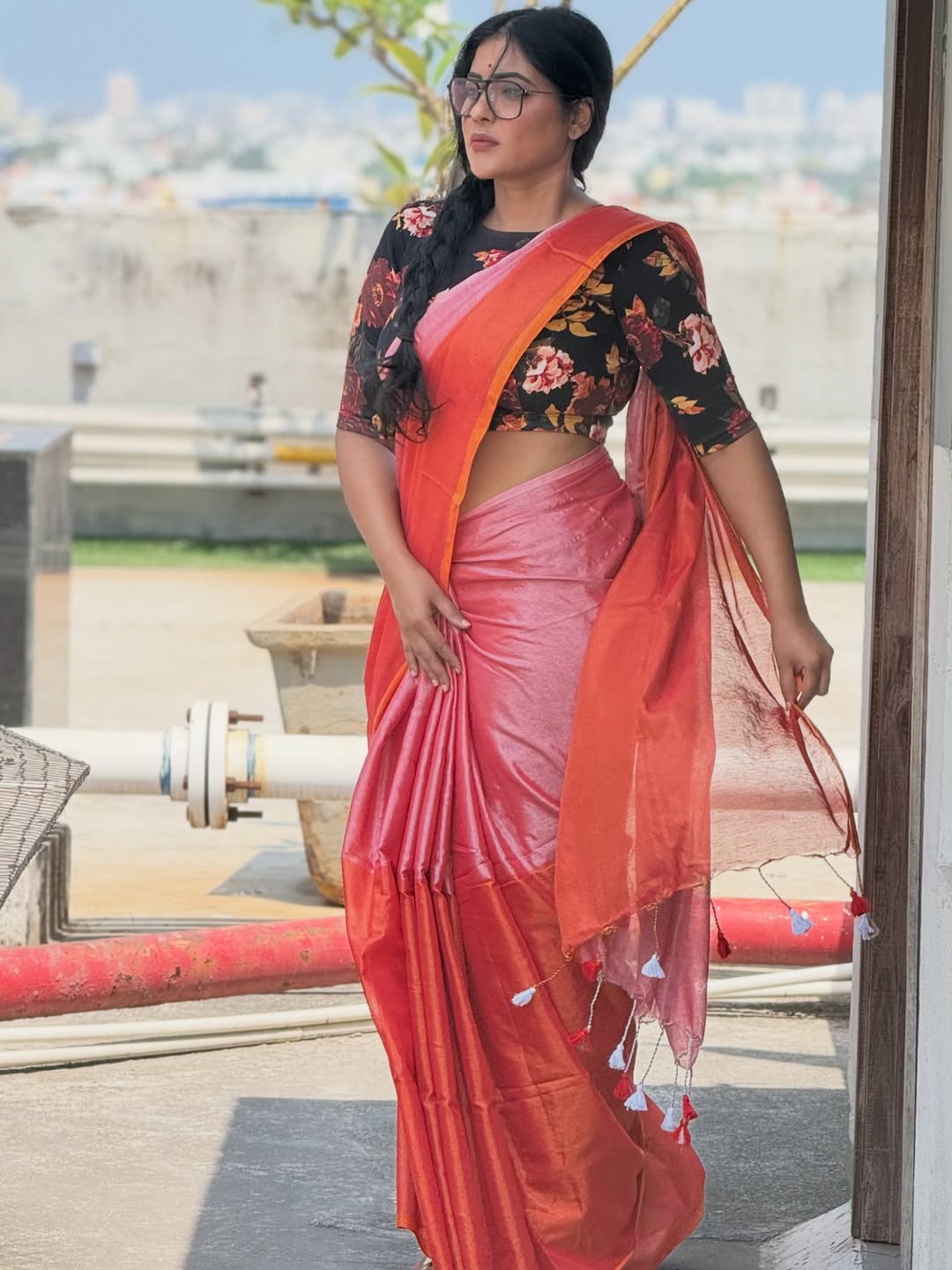 Karthigai Deepam Reshma Pasupuleti Recent Instagram Photos Attracts Fans