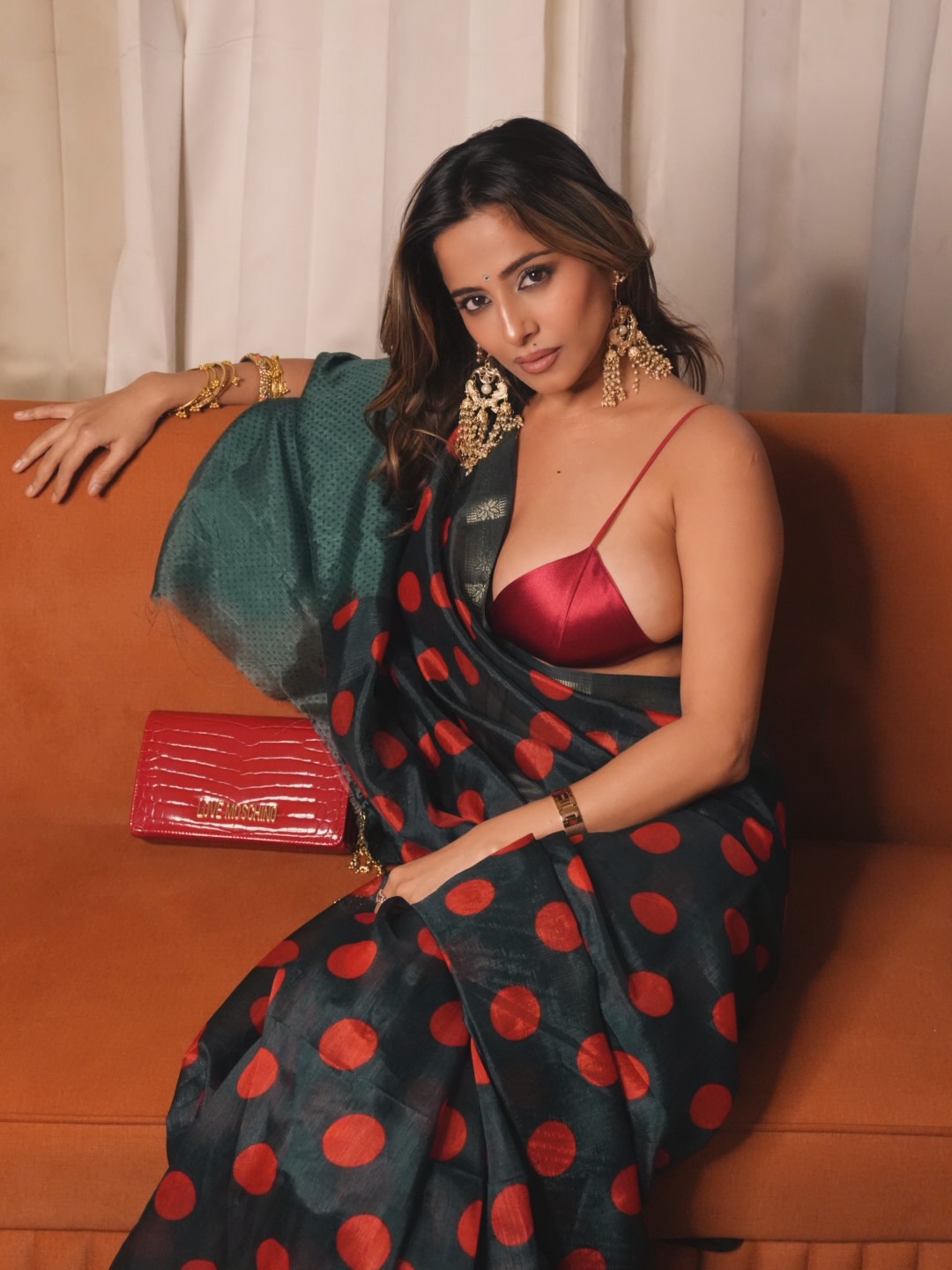 Kate Sharma elegant bold saree pose