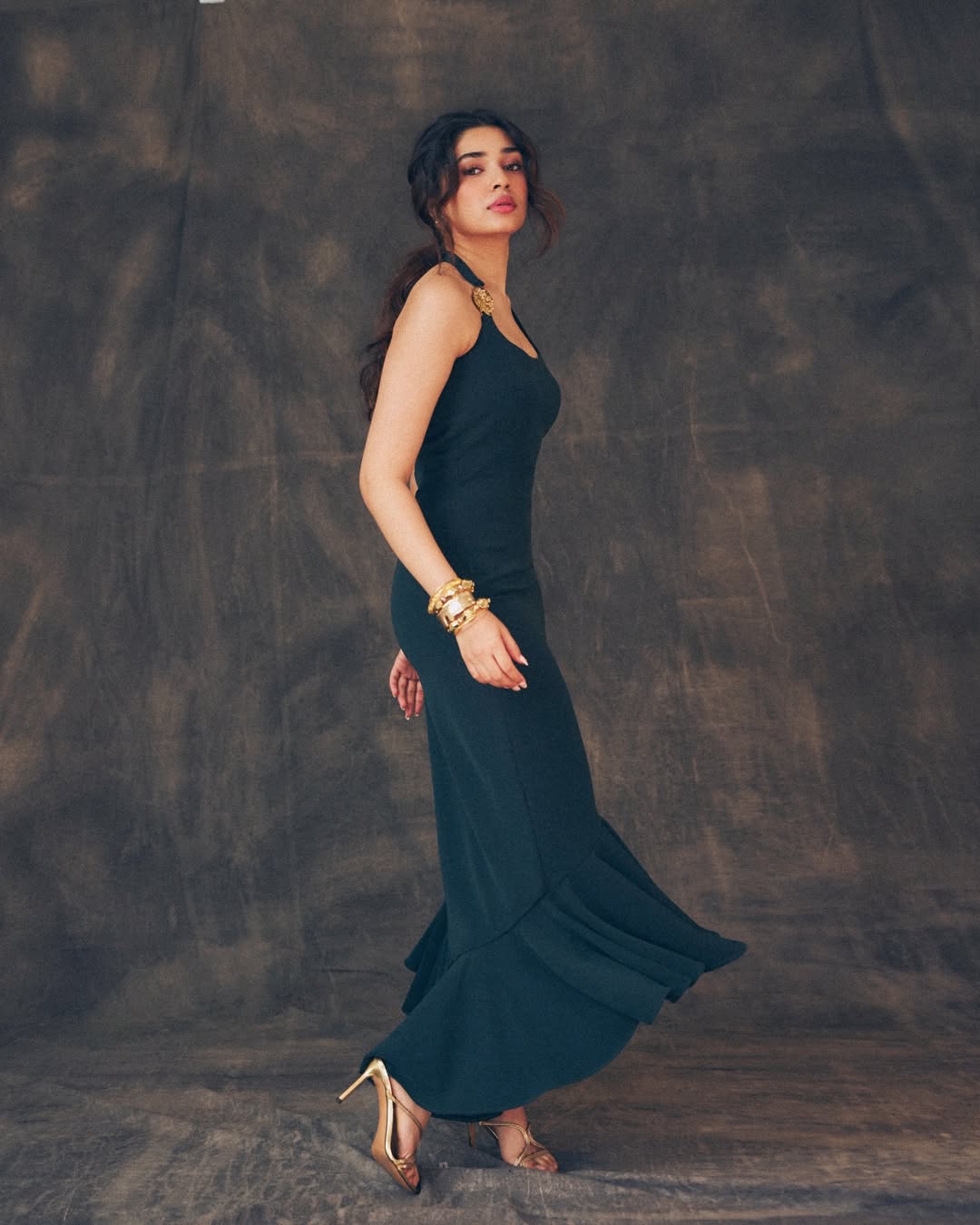 A Calm Caption Reflecting Her Mindset