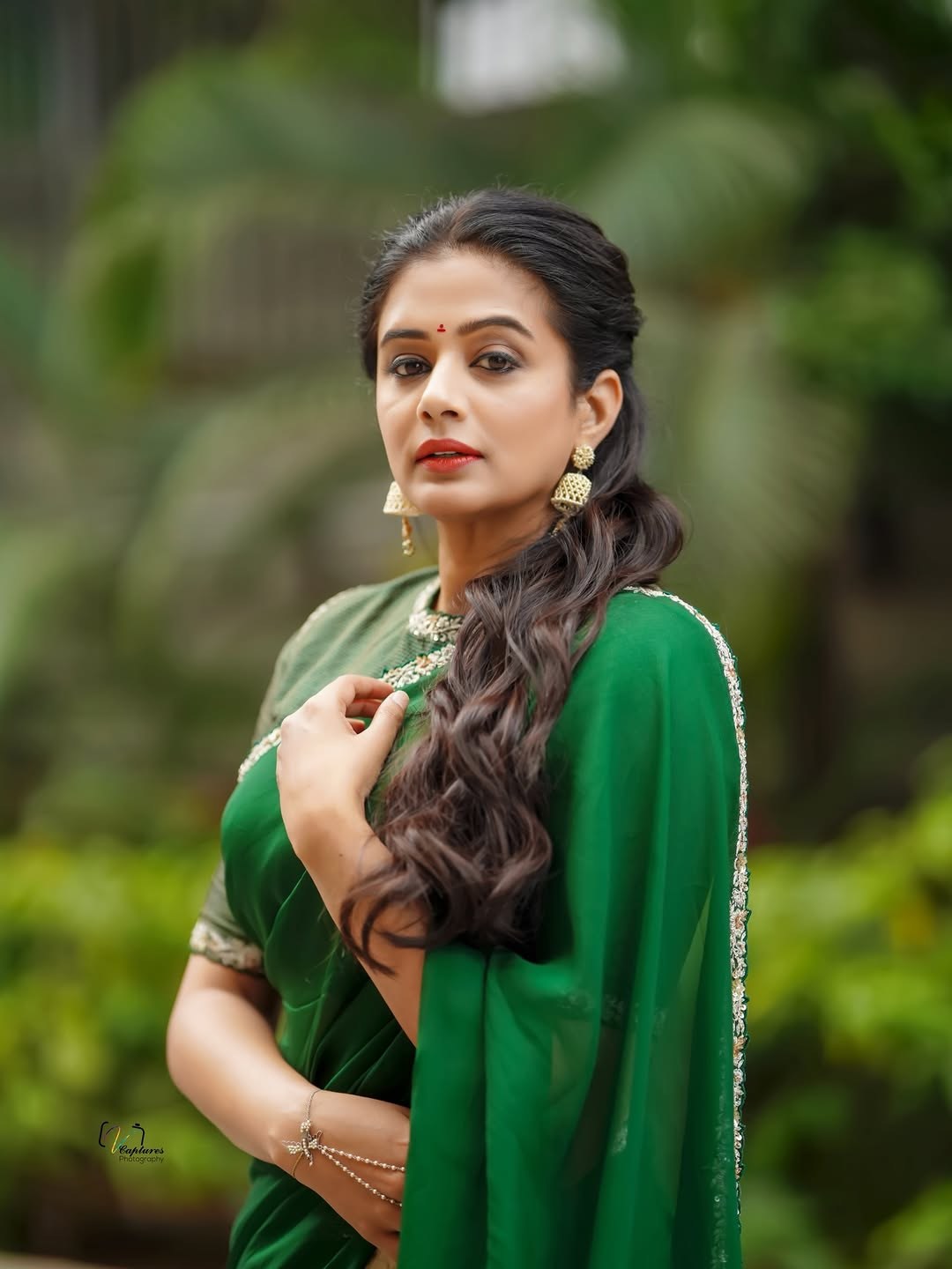 Latest Photos of Priyamani Go Viral on Social Media; Fans Praise Her Stunning Look