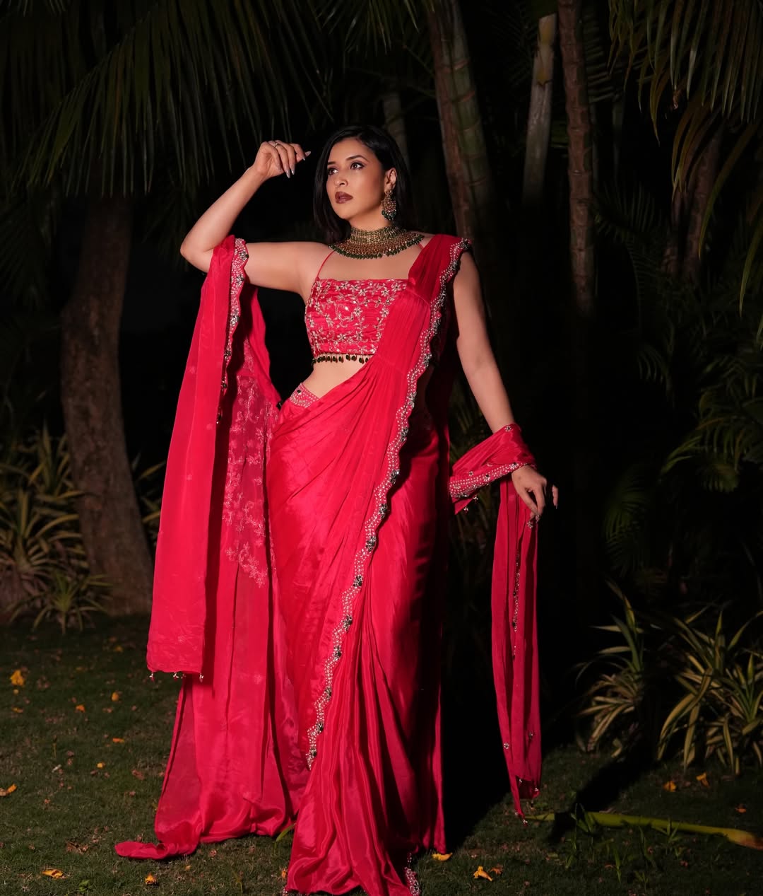 Mannara Chopra dazzling crimson saree bold elegant style