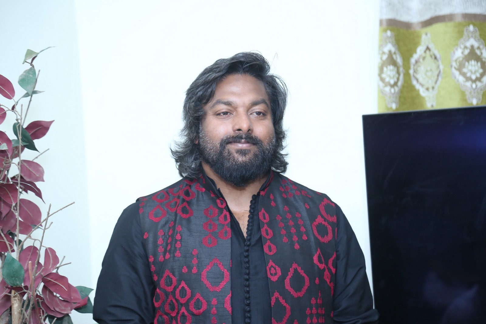 Mark K Robin stylish sharp formal look