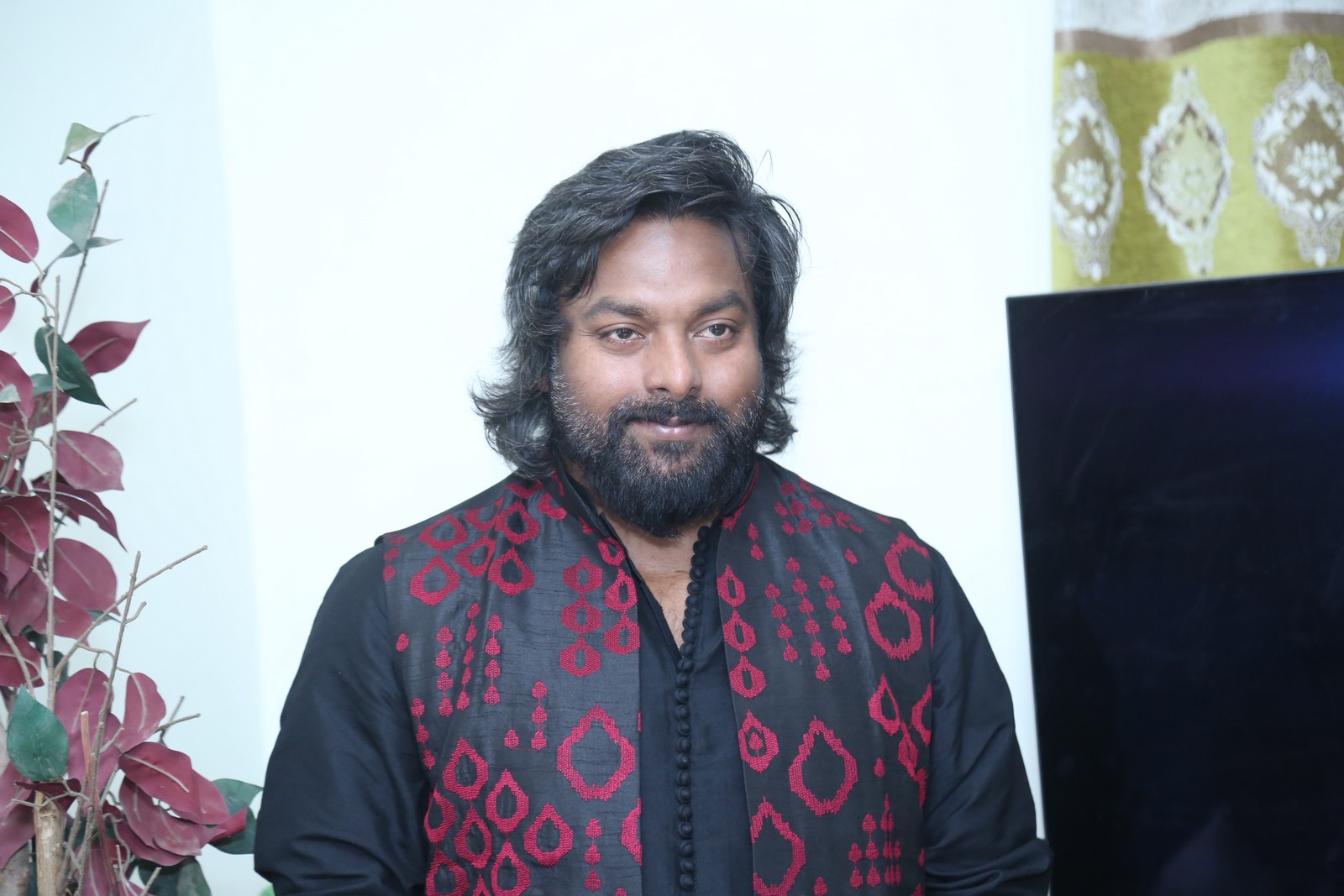 Mark K Robin sophisticated fashion charming pose