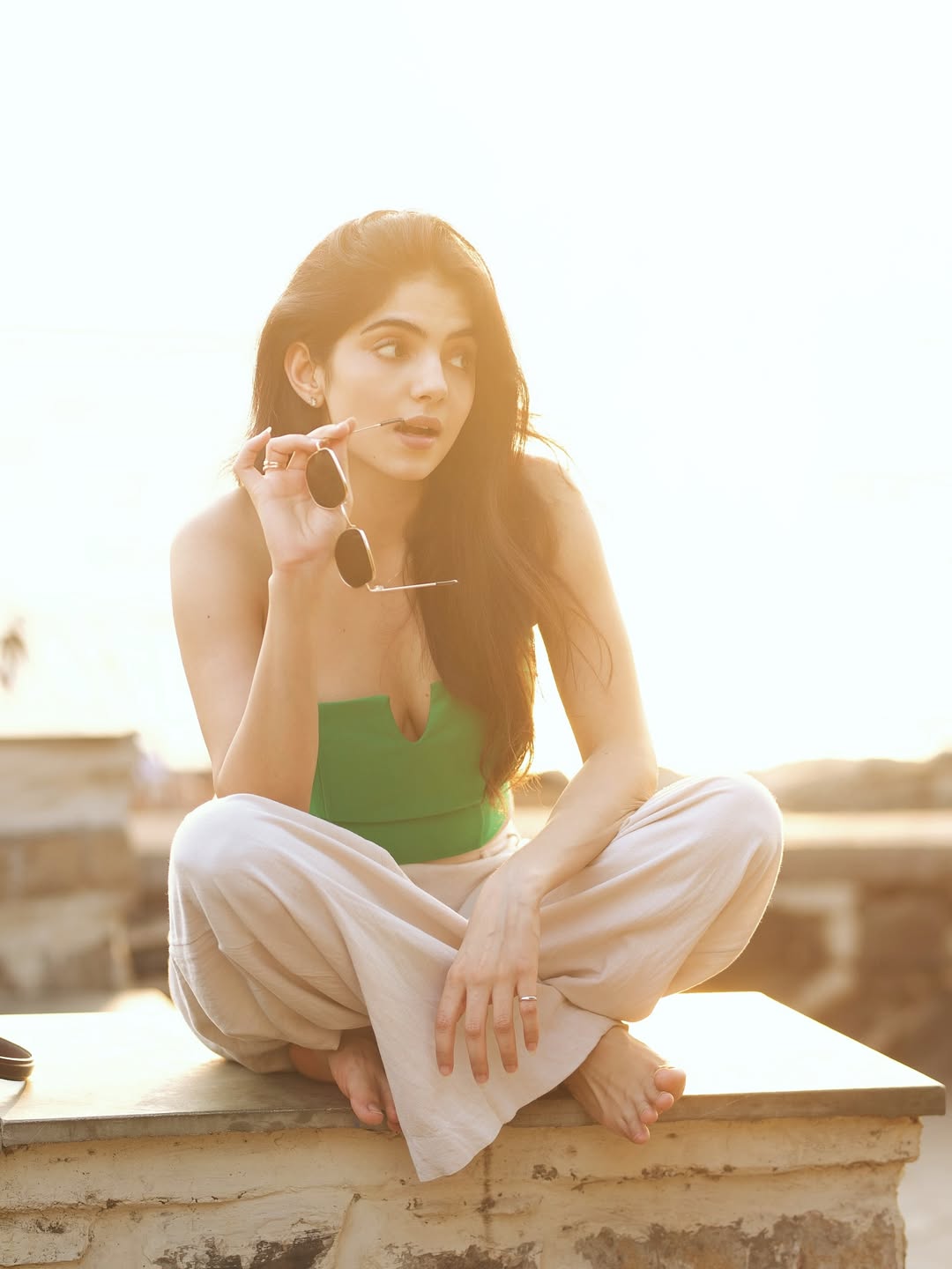 Misha Narang sun kissed look with confident stylish vibe