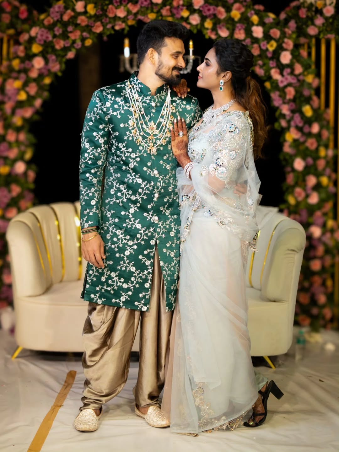 Pure Couple Goals: Myna Nandhini and Yogeshwaram’s Latest Romantic Clicks Go Viral