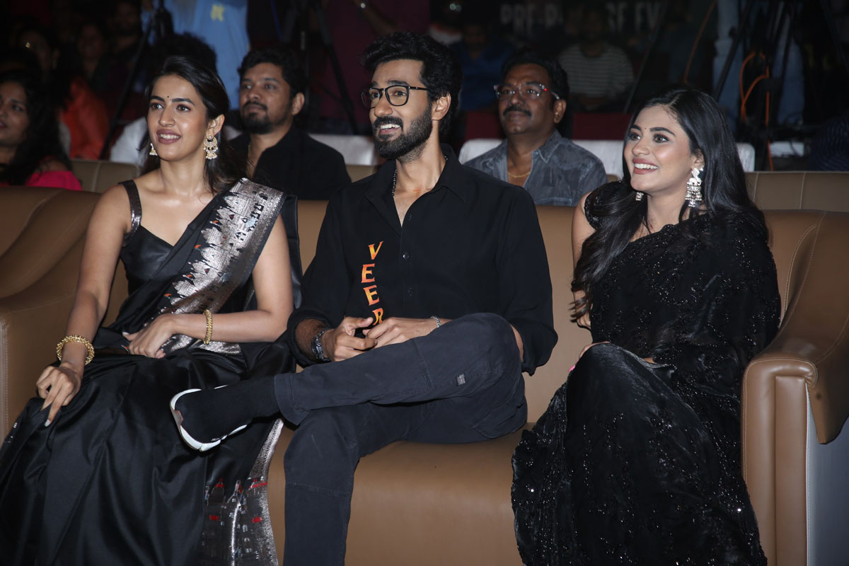Niharika Sangeeth Shobhan Nayan Sarika seated together