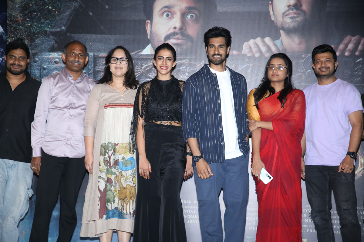 Rakasa cast group pose