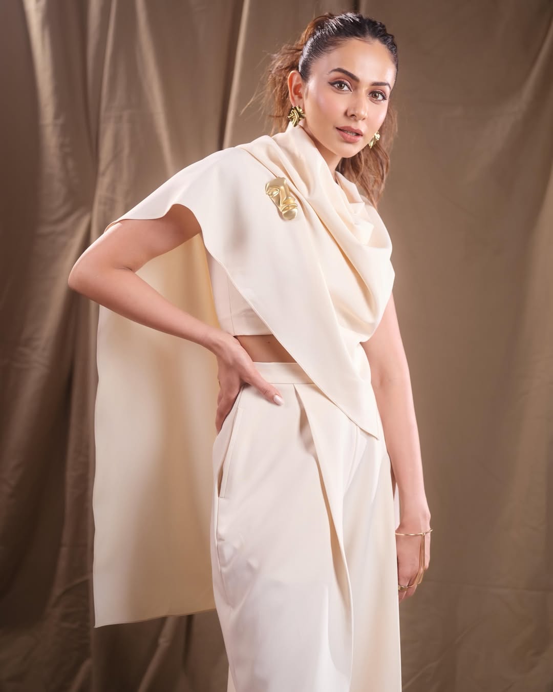 Rakul Preet Singh stunning monochrome fashion statement look