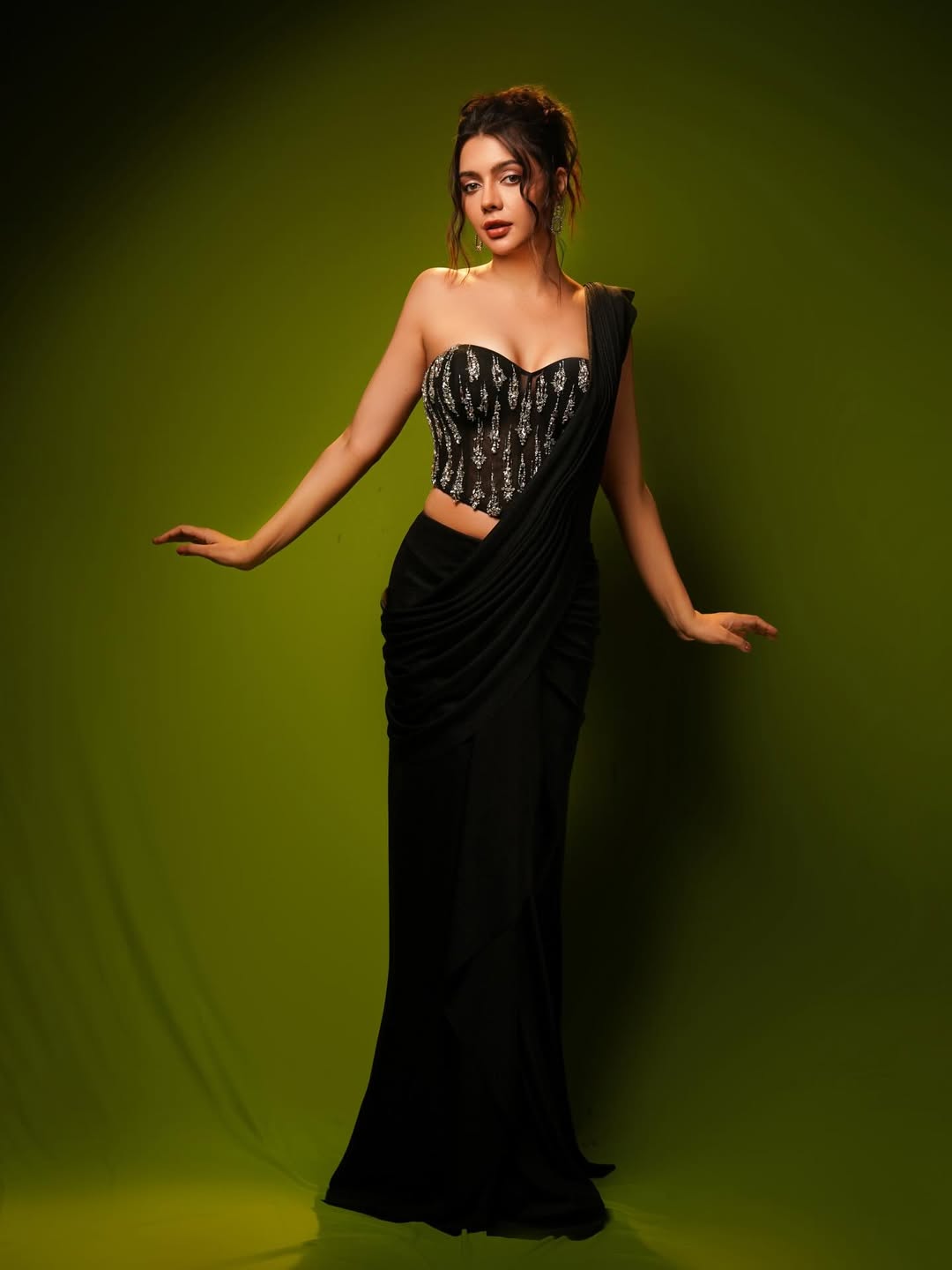 Ruhi Singh sleek black outfit elegant confident look