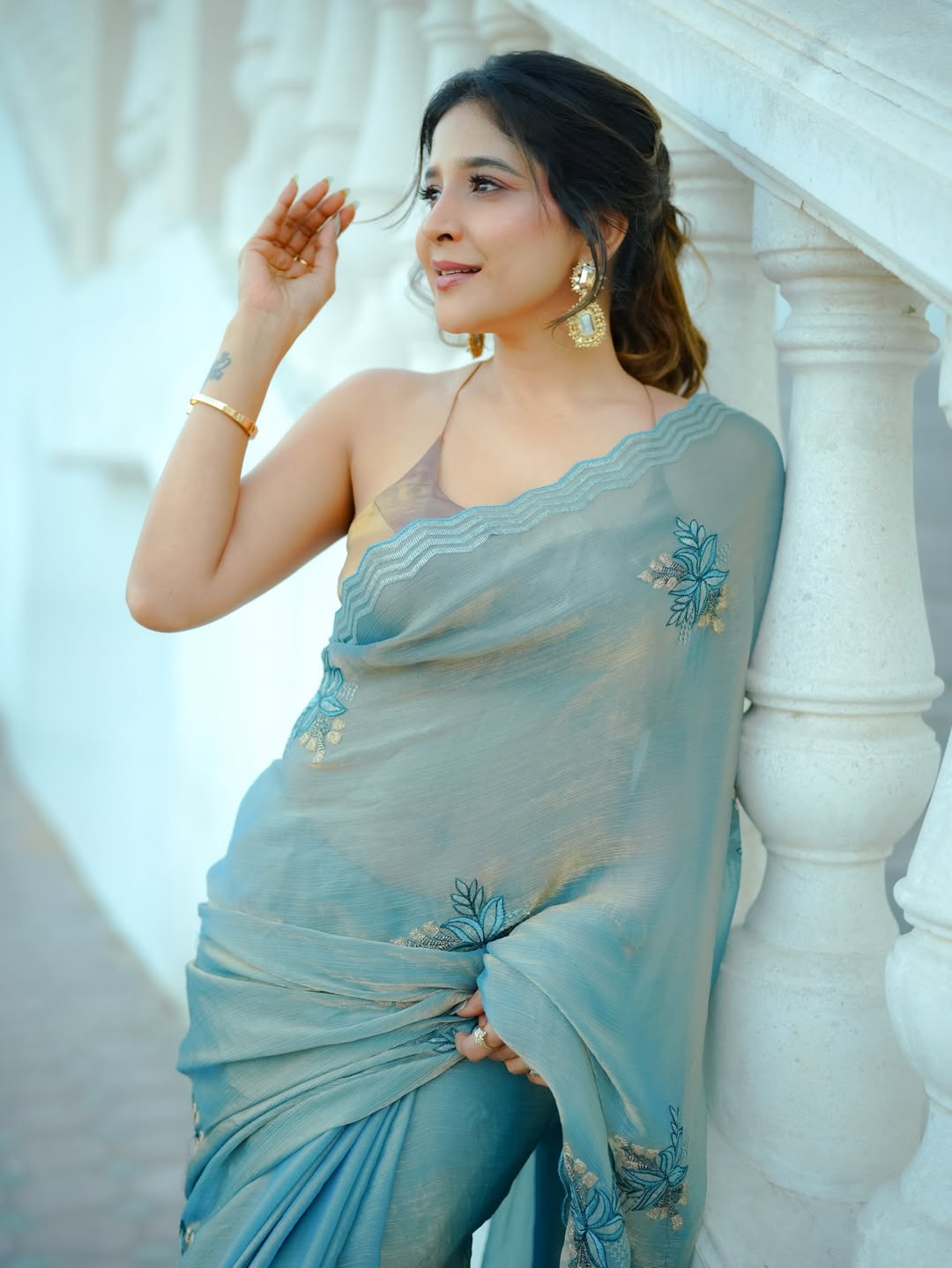 Sakshi Agarwal sophisticated fashion look with accessories
