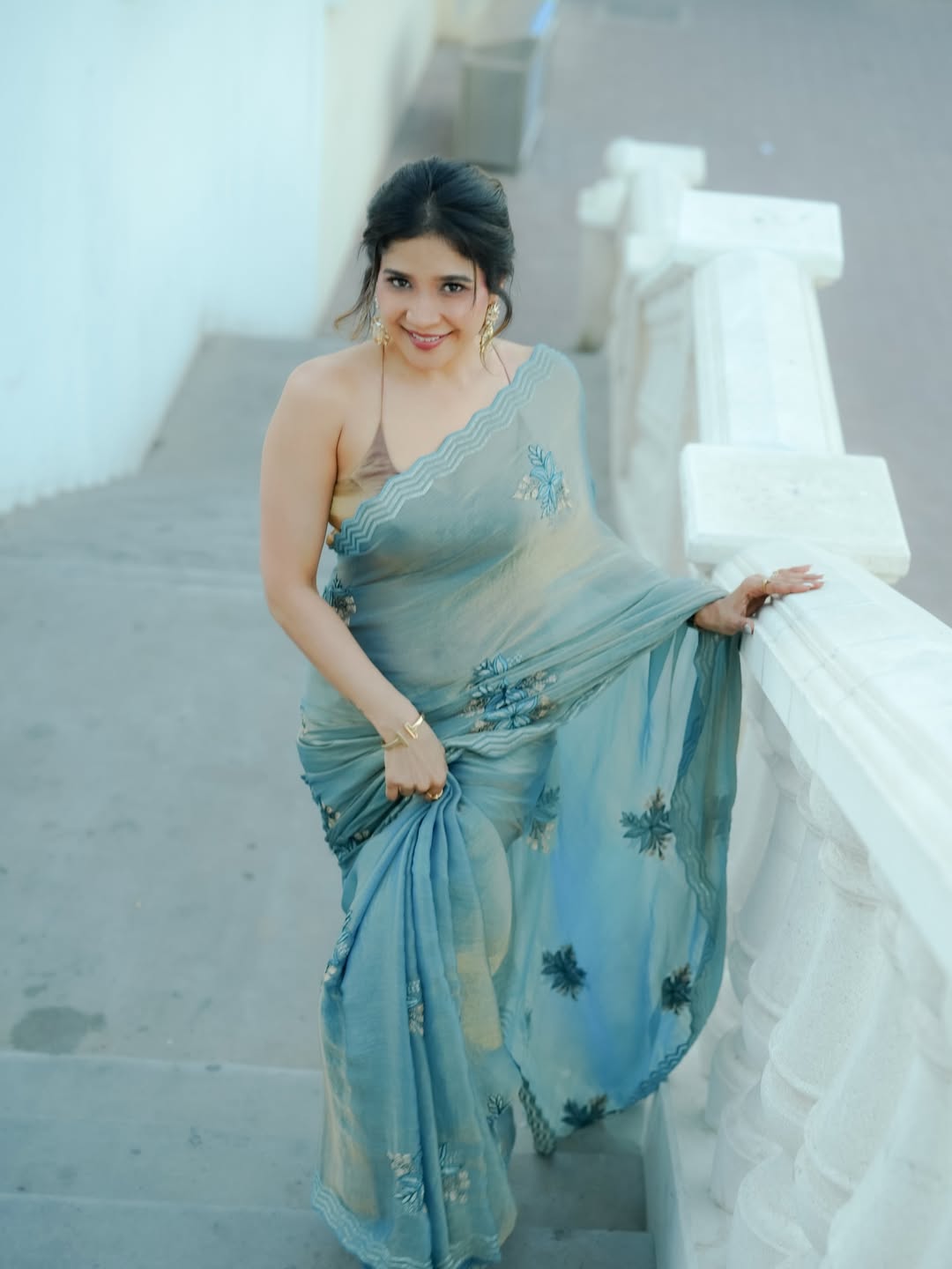 Sakshi Agarwal graceful saree style outdoor portrait