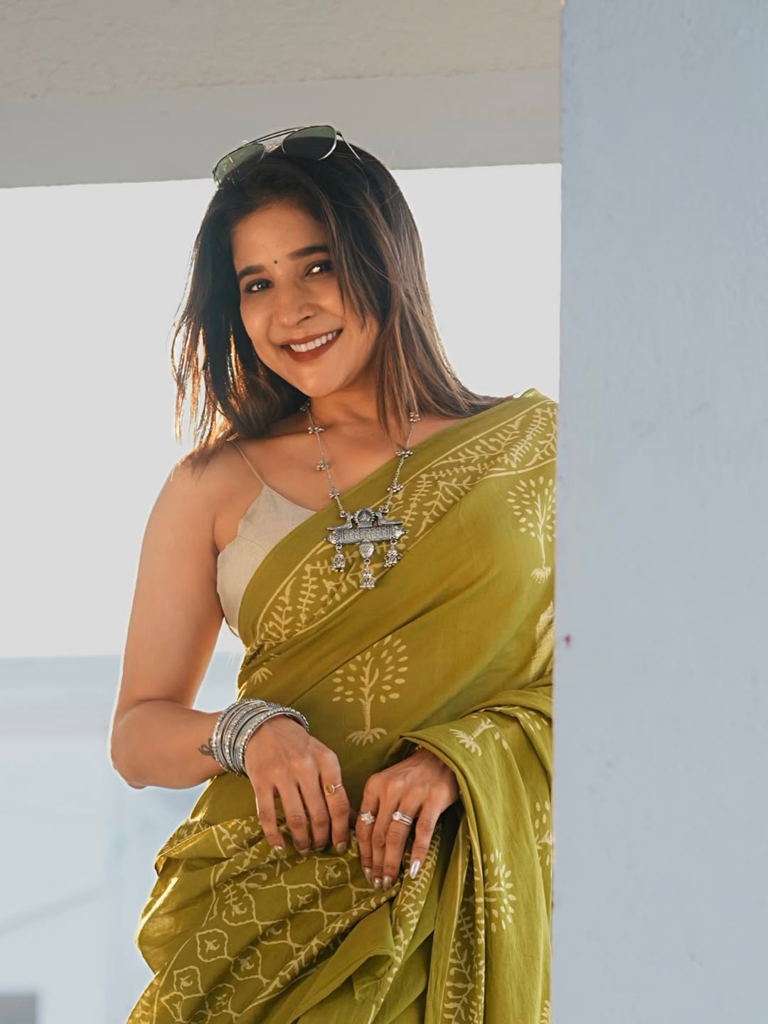 Sakshi Agarwal stunning saree style with graceful accessories