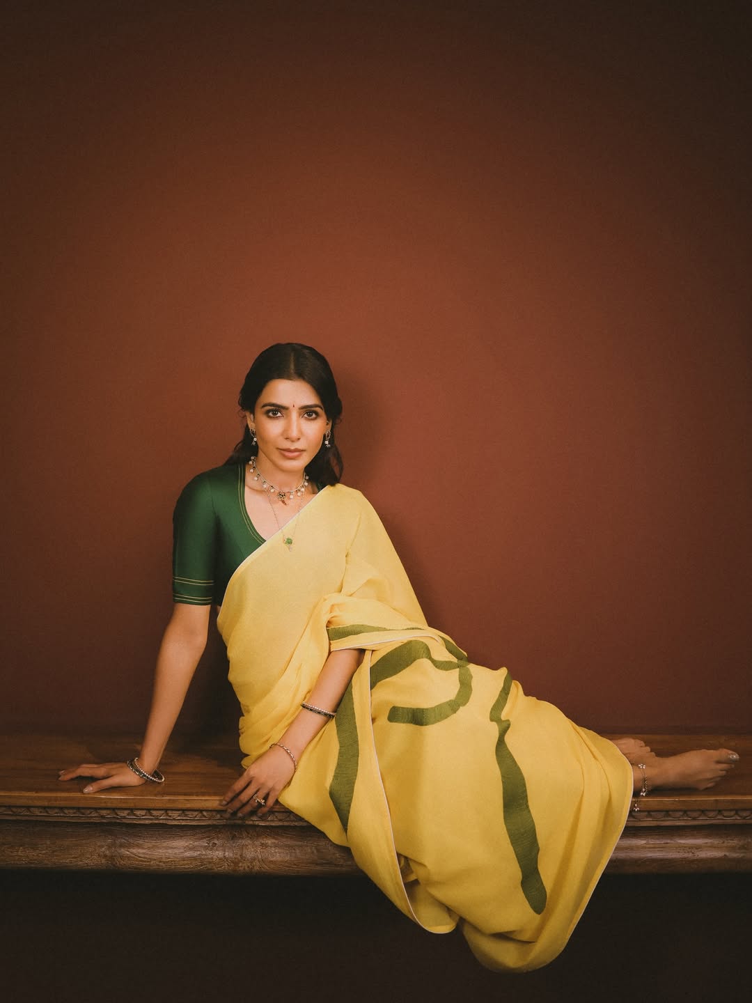 Samantha Ruth Prabhu traditional modern saree stylish pose