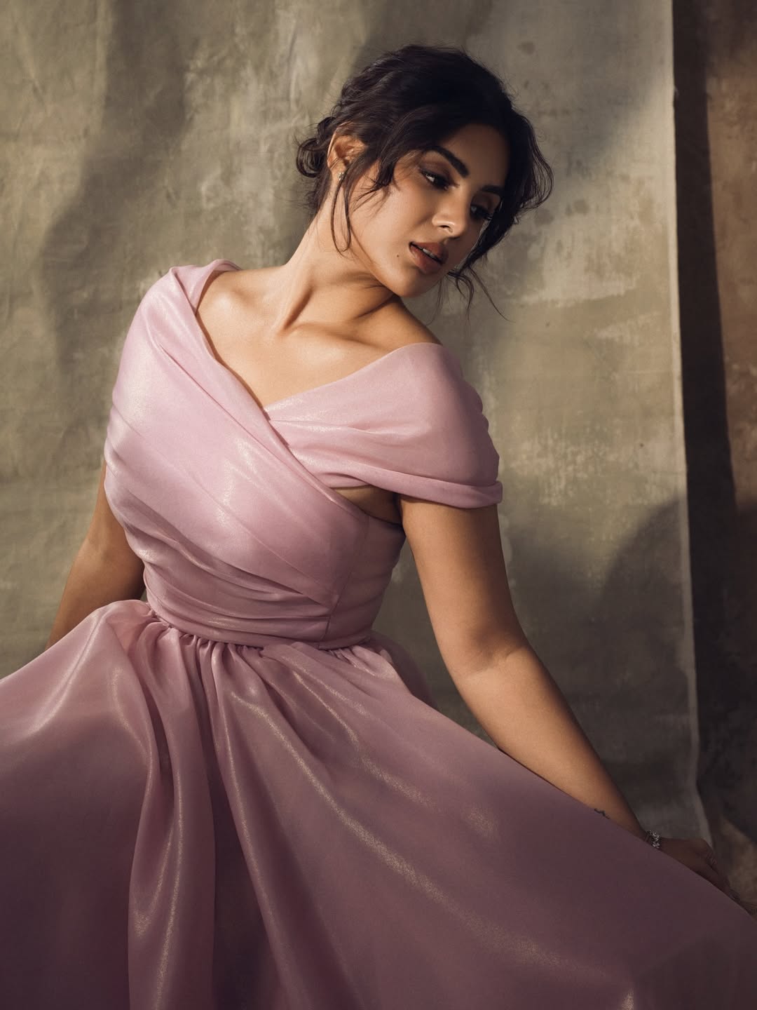 Samyuktha Menon pink outfit graceful stylish expression