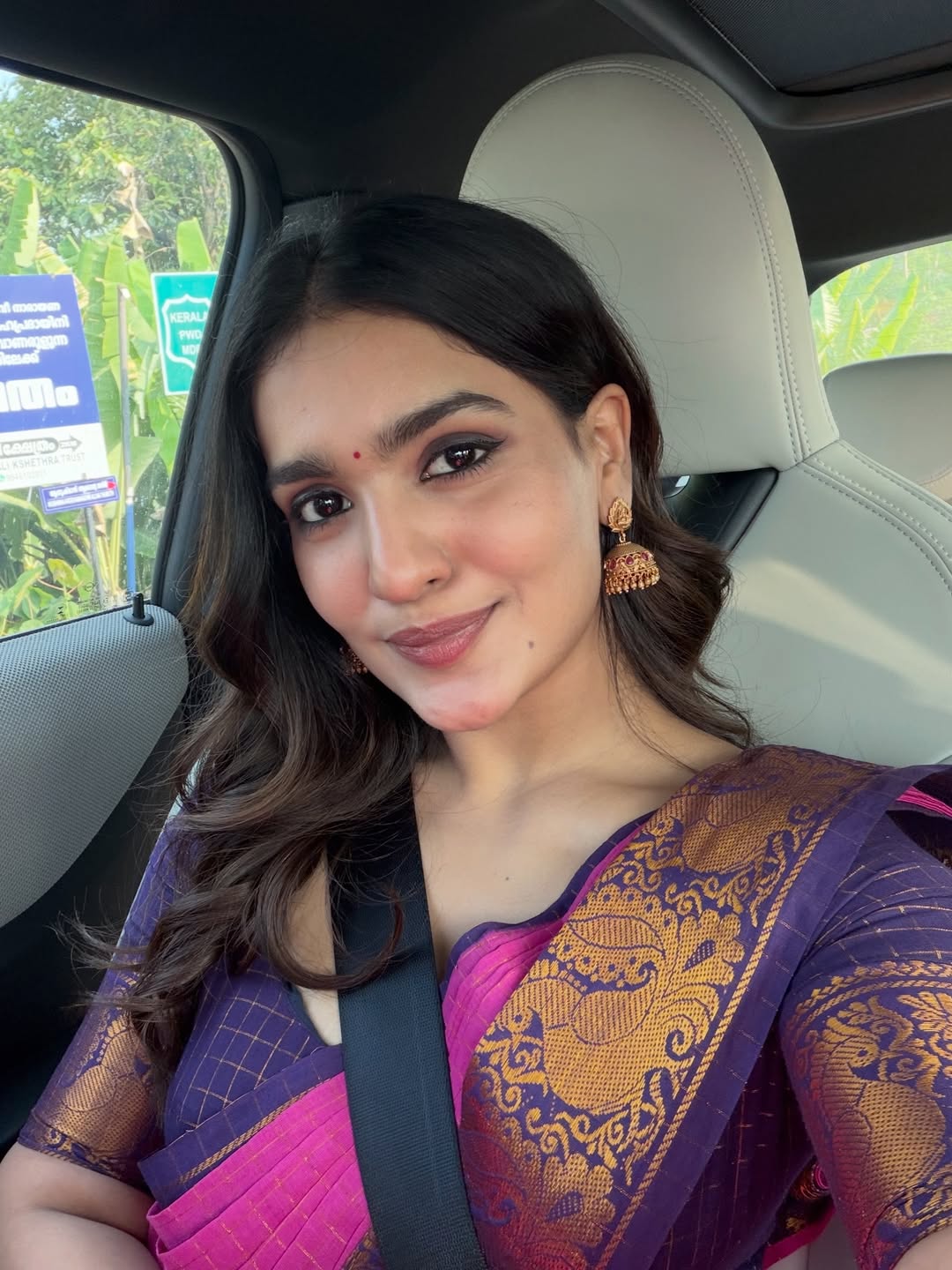 Saniya Iyappan traditional modern fusion stylish look