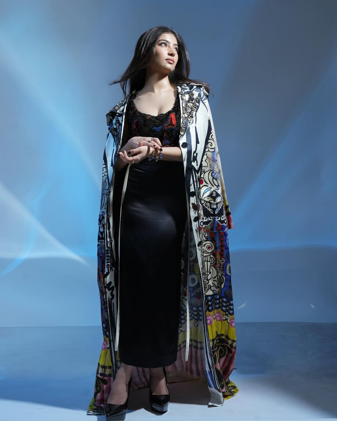 Sara Arjun black outfit elegant chic confident look