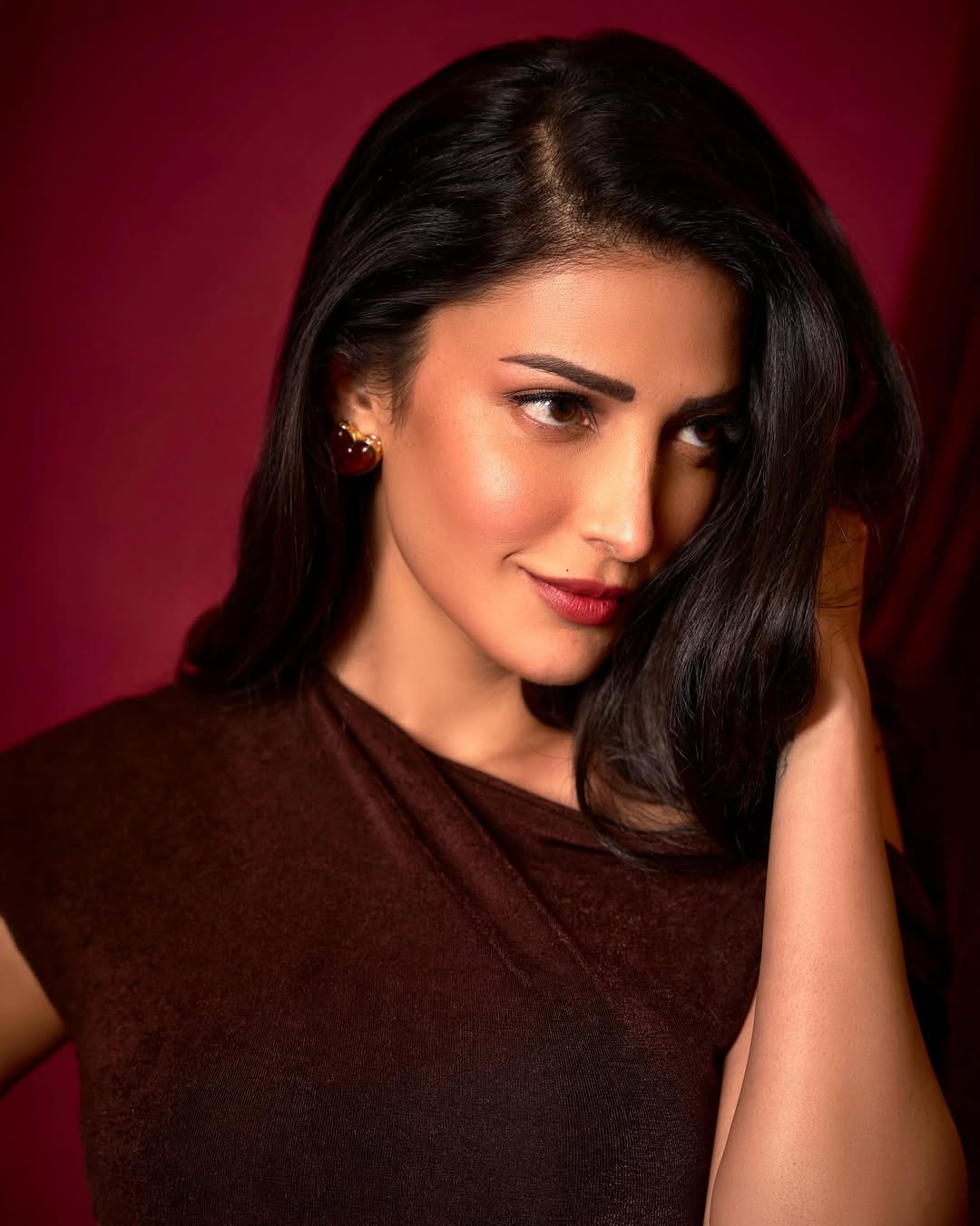 Shruti Haasan daring slit outfit with confident smile