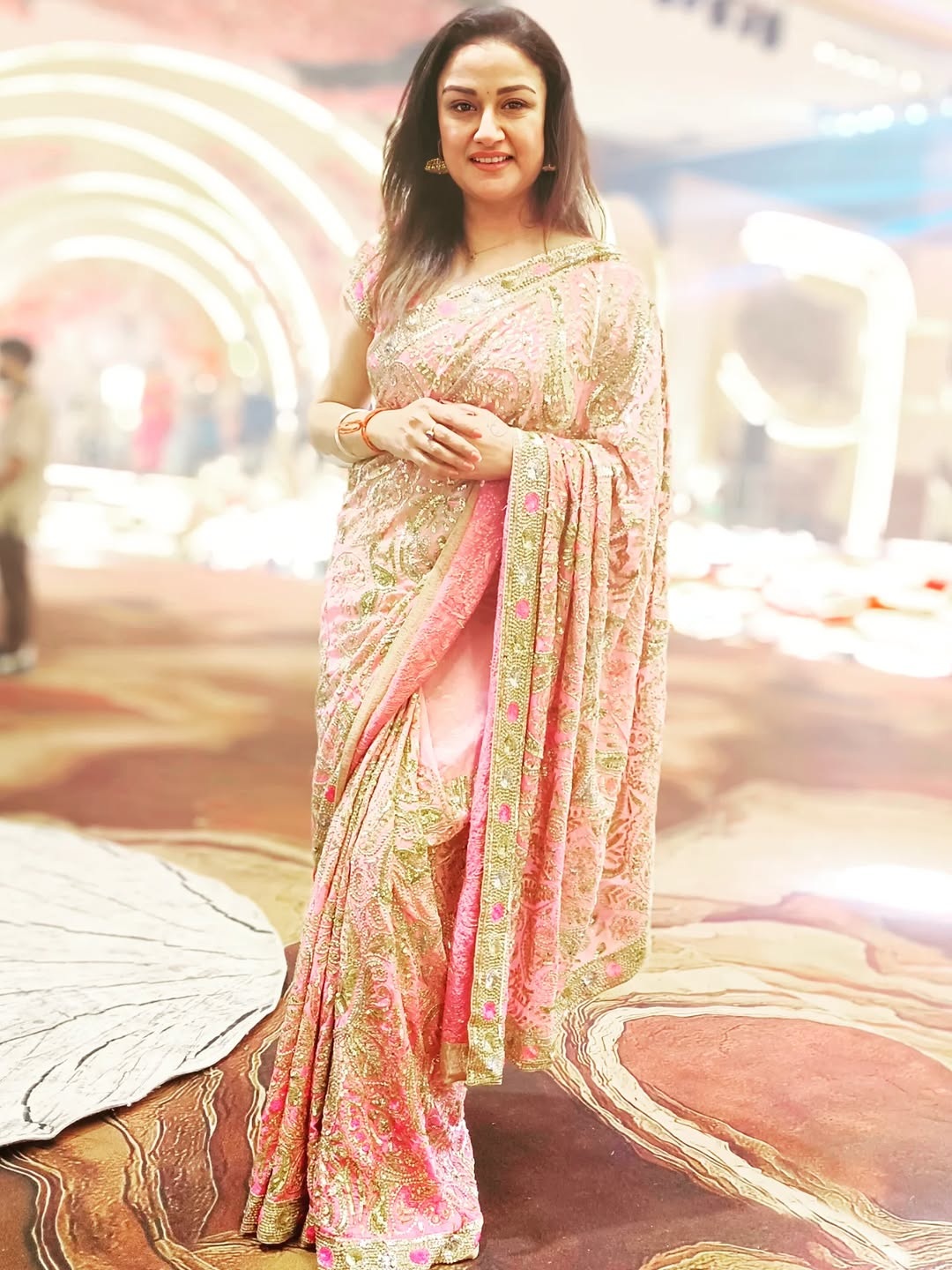 Sonia Agarwal’s Latest Photos Go Viral; Fans Surprised by Her Stunning New Look