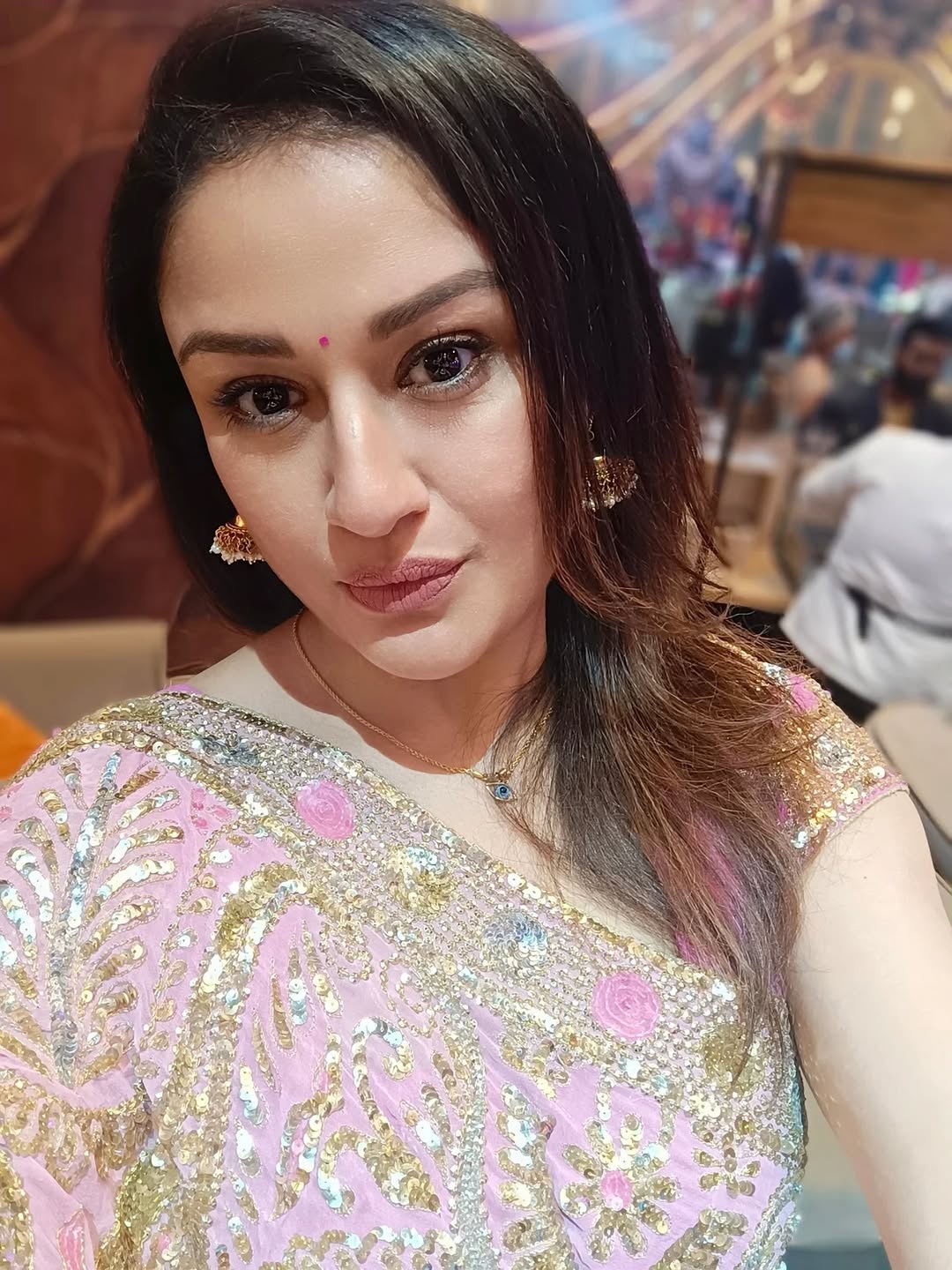 Sonia Agarwal’s Latest Photos Go Viral; Fans Surprised by Her Stunning New Look