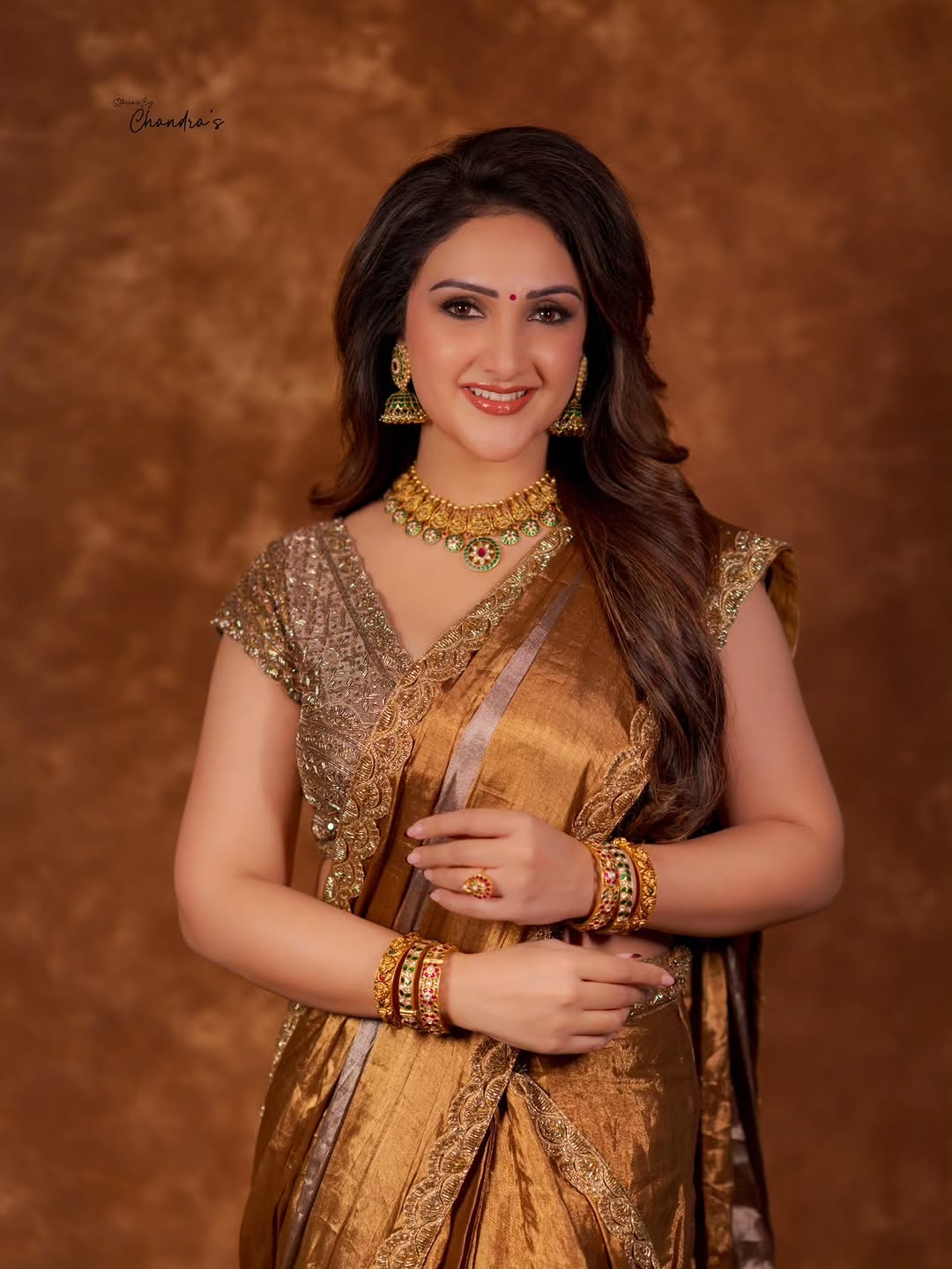 Sridevi Vijaykumar’s Latest Photos Go Viral – Daughter of Vijayakumar Trends Online