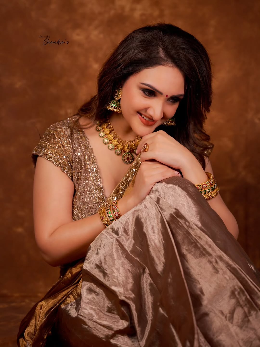 Sridevi Vijaykumar’s Latest Photos Go Viral – Daughter of Vijayakumar Trends Online