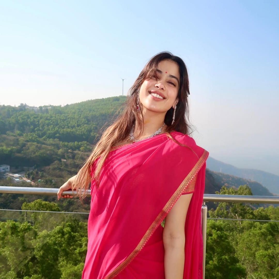 Sridevi’s Daughter Janhvi Kapoor Offers Prayers at Tirupati – Gorgeous Photos