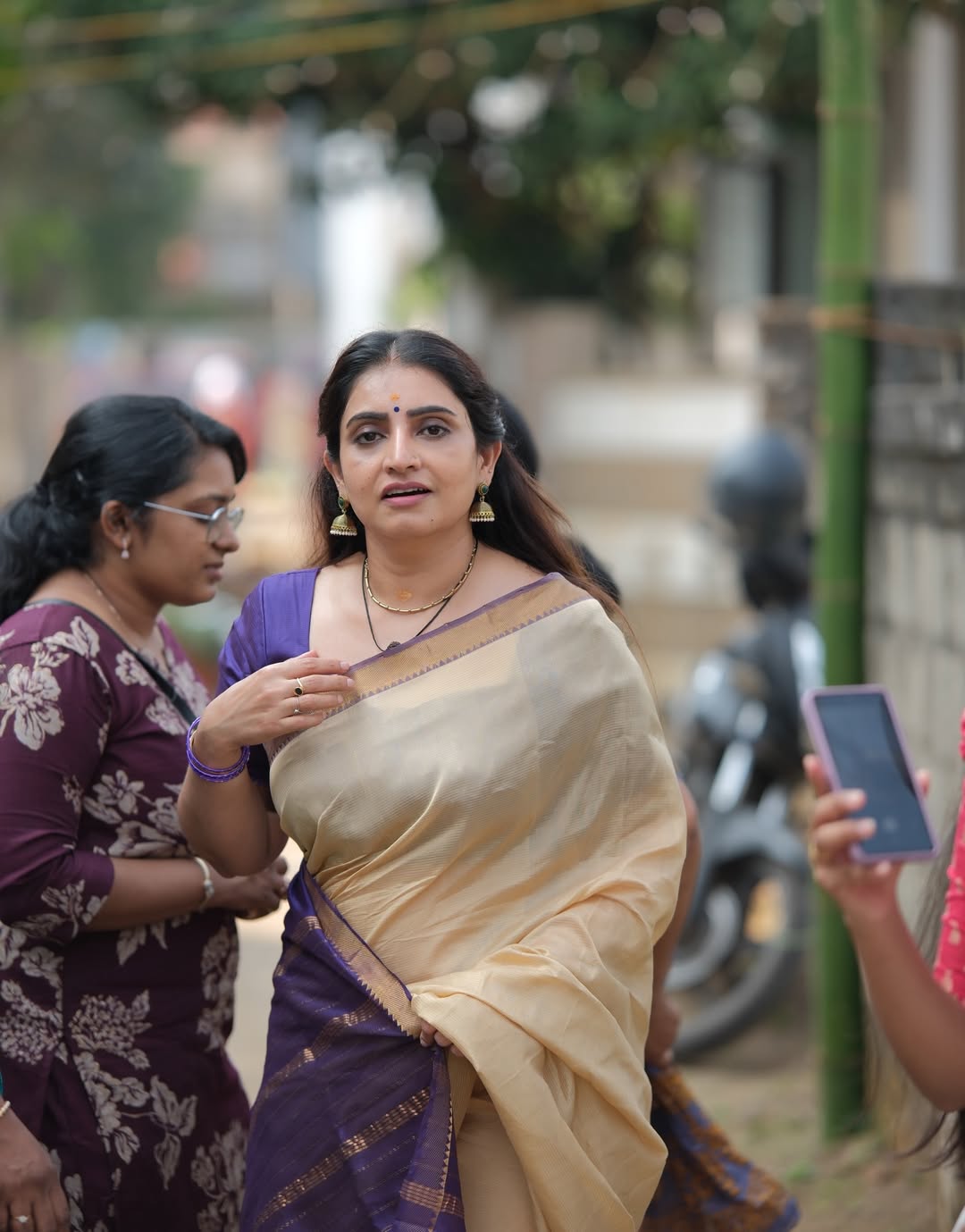 Sujitha: Pandian Stores’ Dhanalakshmi’s Devout Attukal Pongala Darshan – See Her Deep Faith