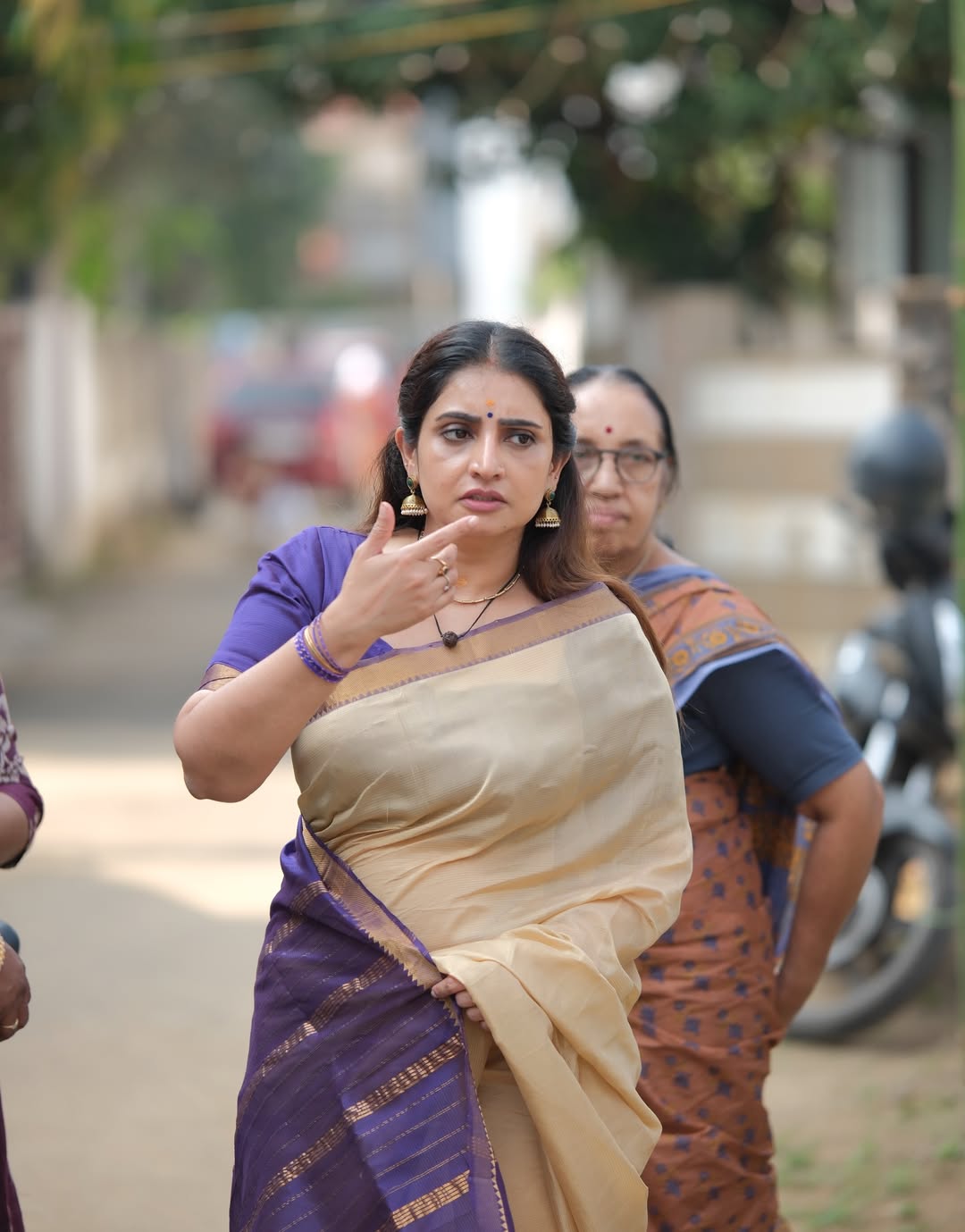 Sujitha: Pandian Stores’ Dhanalakshmi’s Devout Attukal Pongala Darshan – See Her Deep Faith