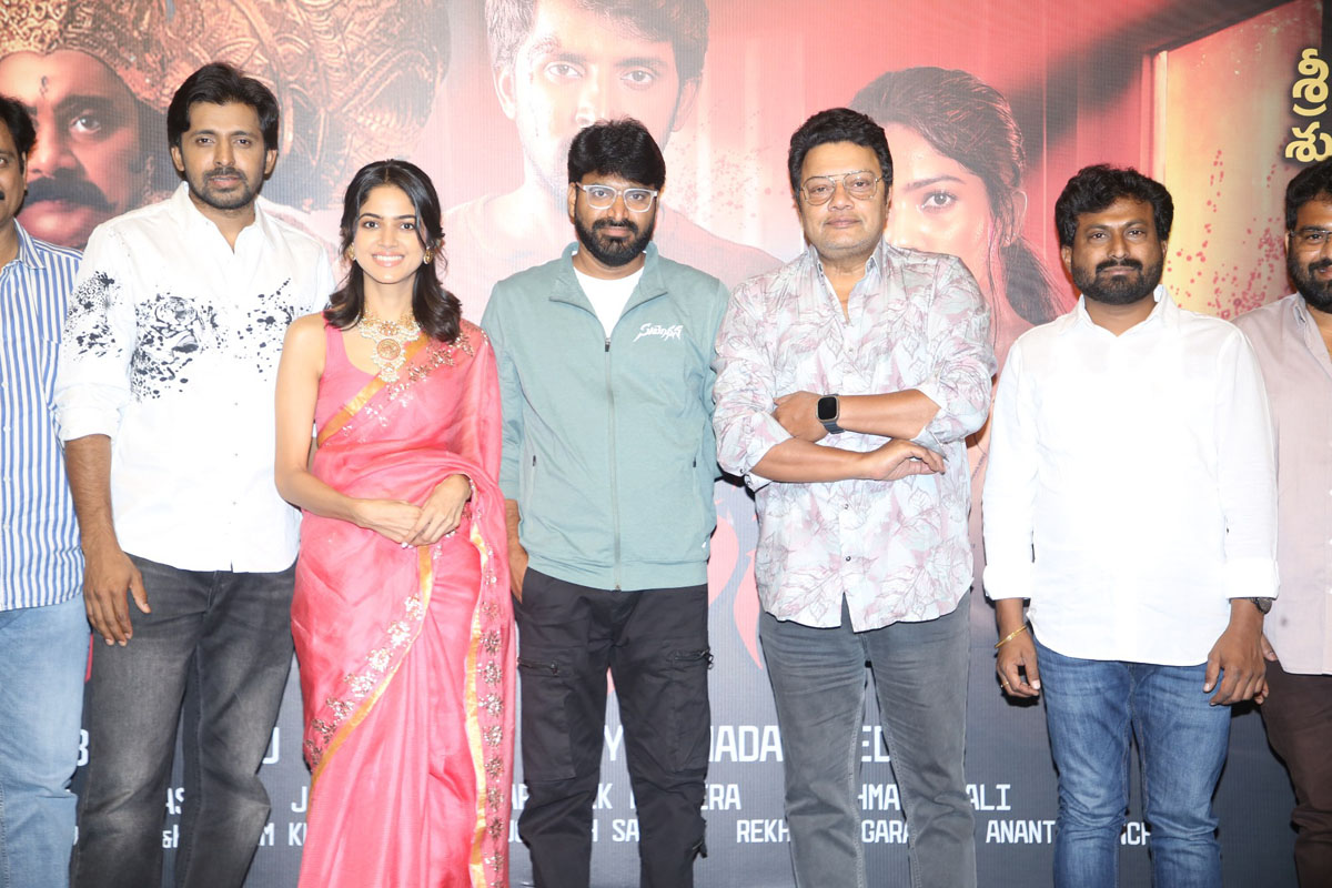 Suyodhana cast and crew group media pose