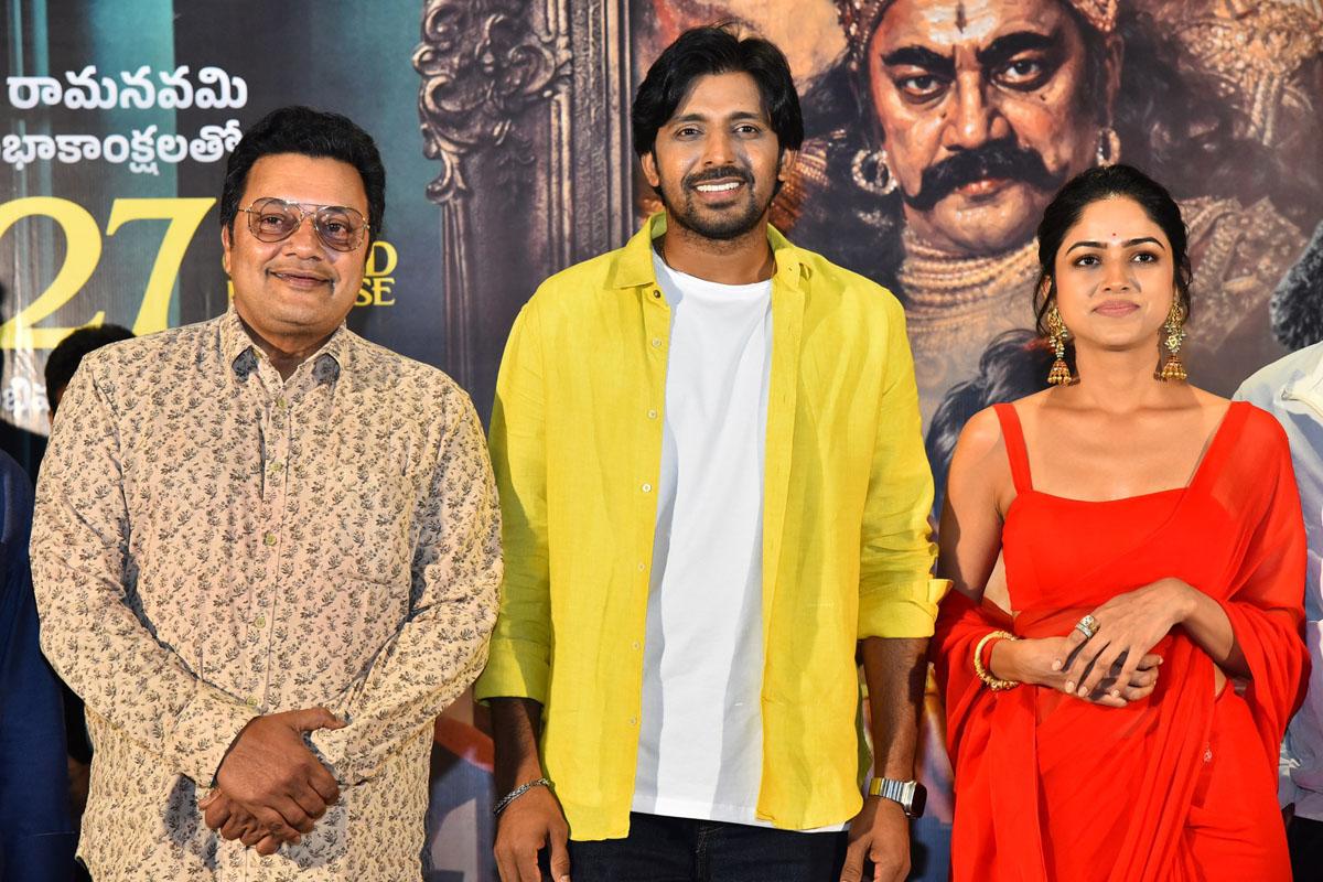 Sai Kumar Priyadarshi Drishika Chandar posing together