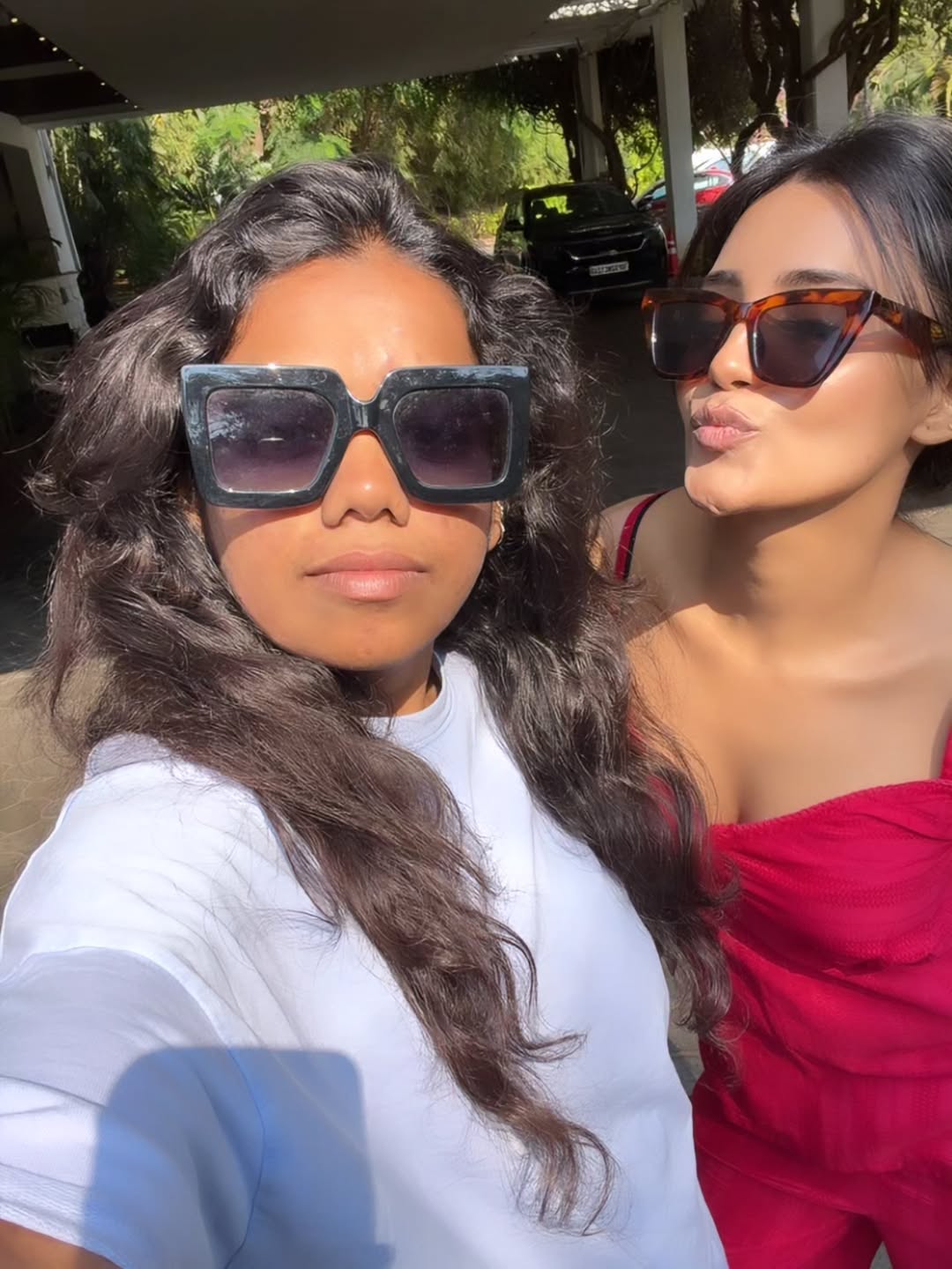 Dharshana Sripal beach photos