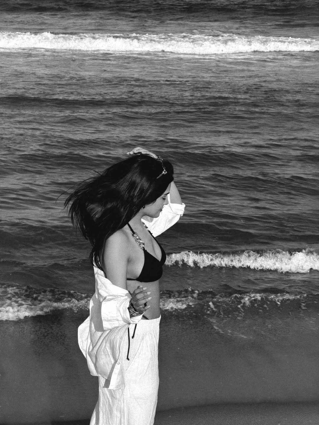 Dharshana Sripal beach photos