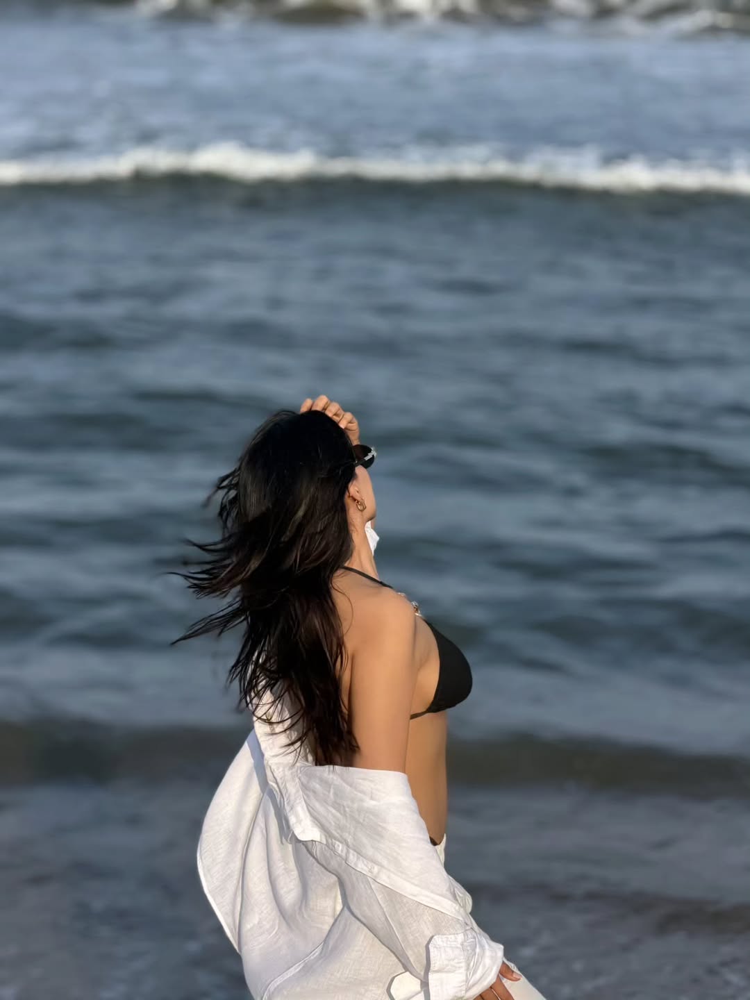 Dharshana Sripal beach photos